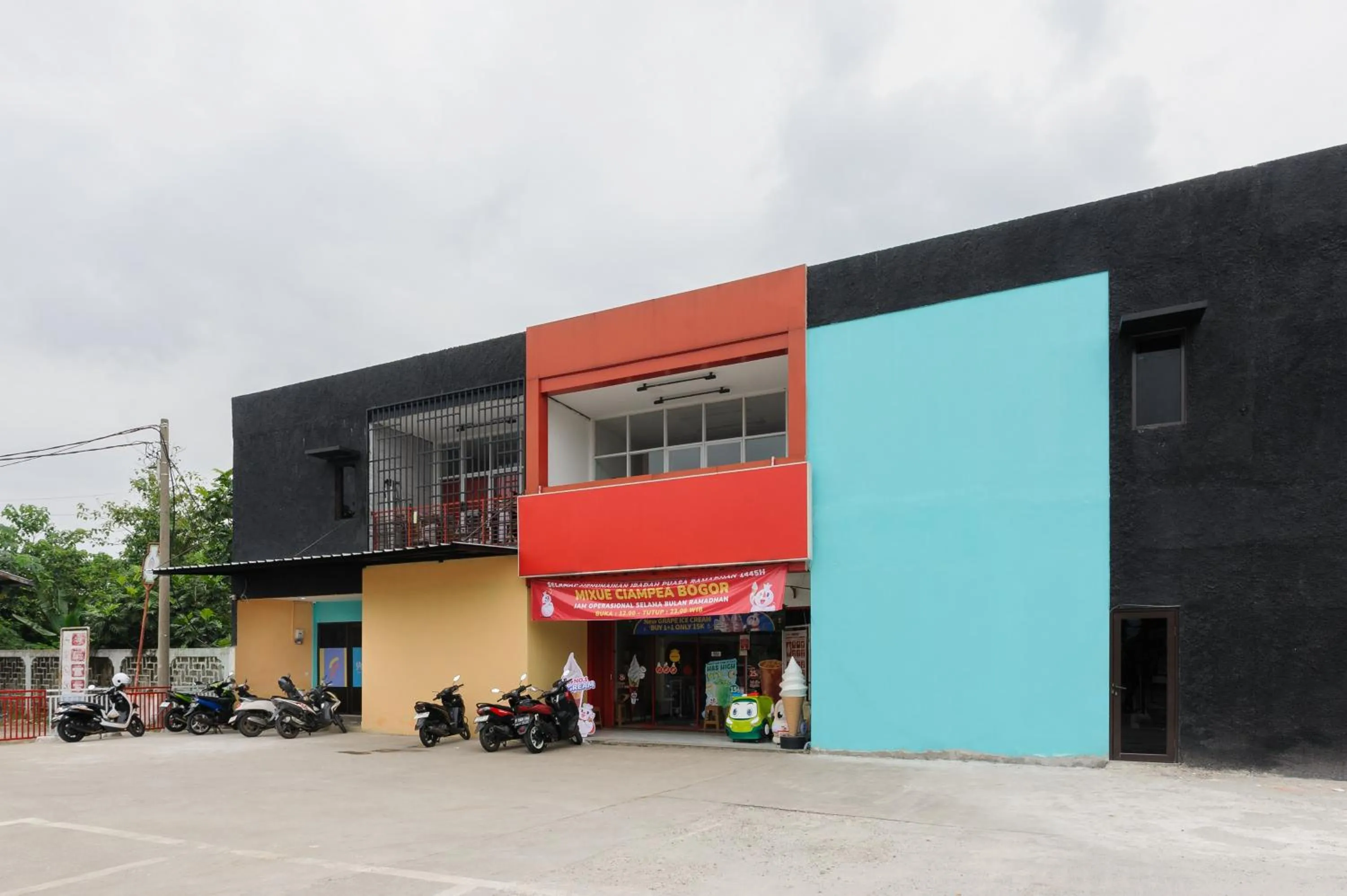 Property building in Sans Hotel Cibanteng Dramaga Bogor