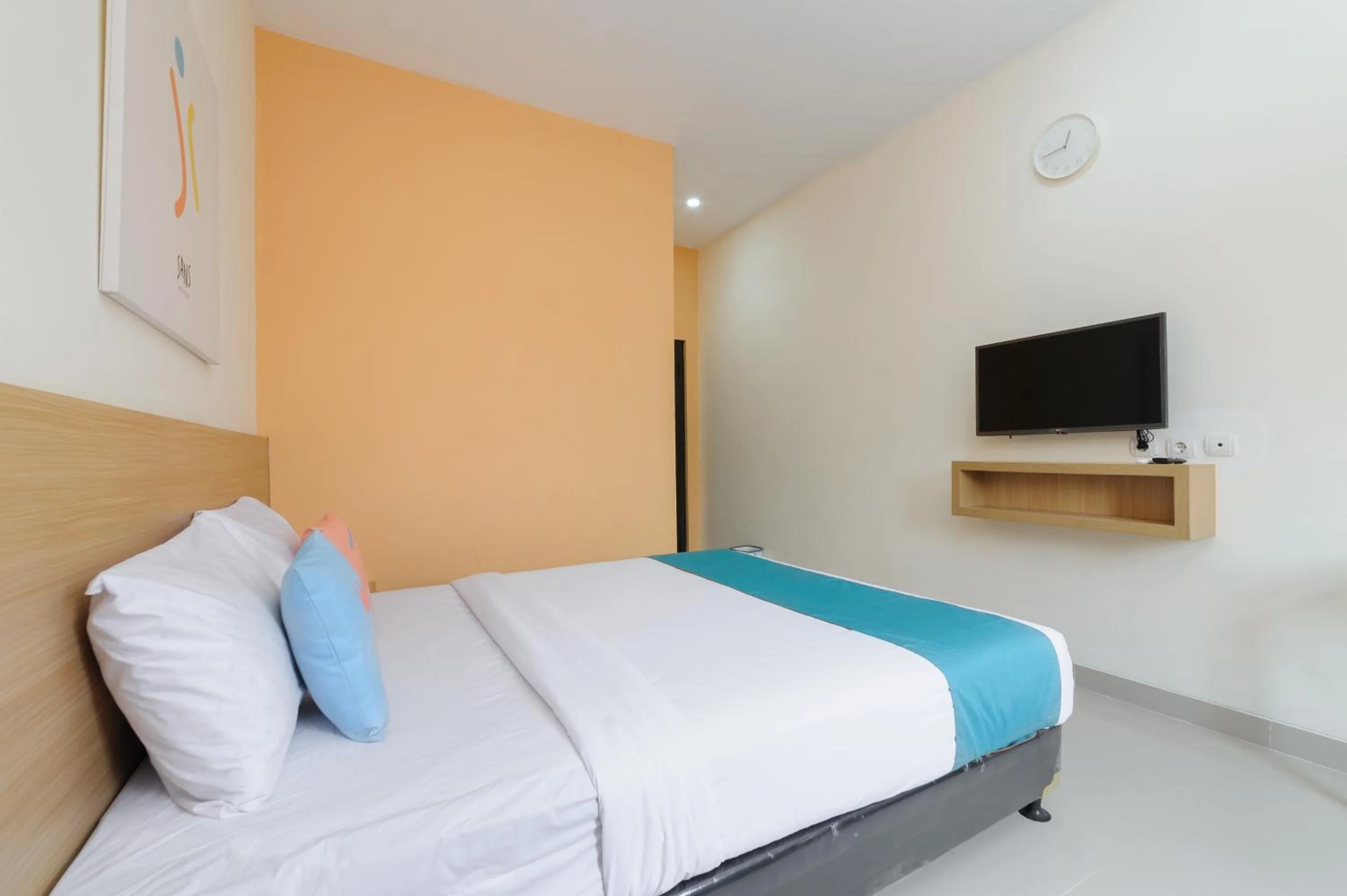 Bed in Sans Hotel Cibanteng Dramaga Bogor