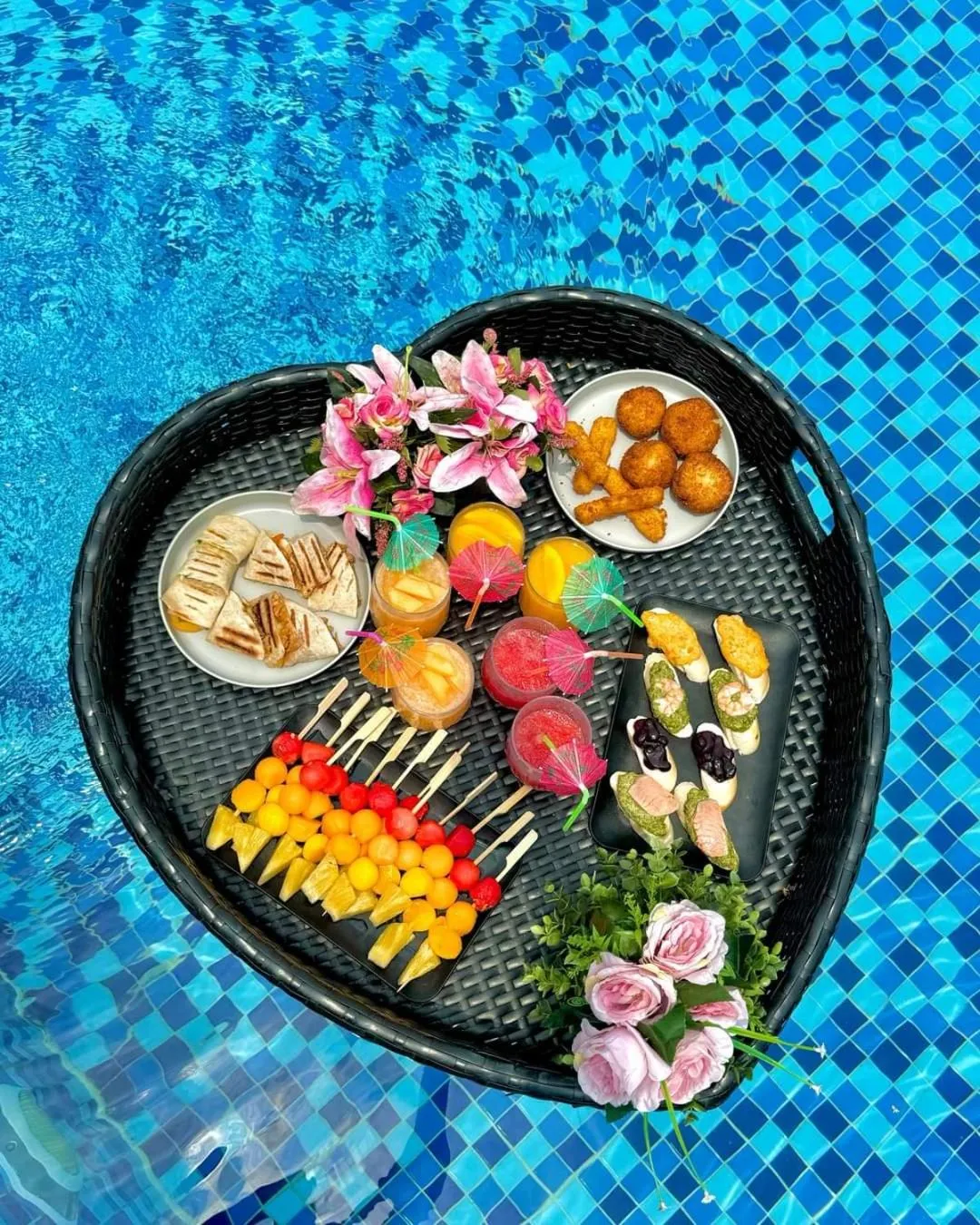 Food and drinks in The Vineyard at Tanauan