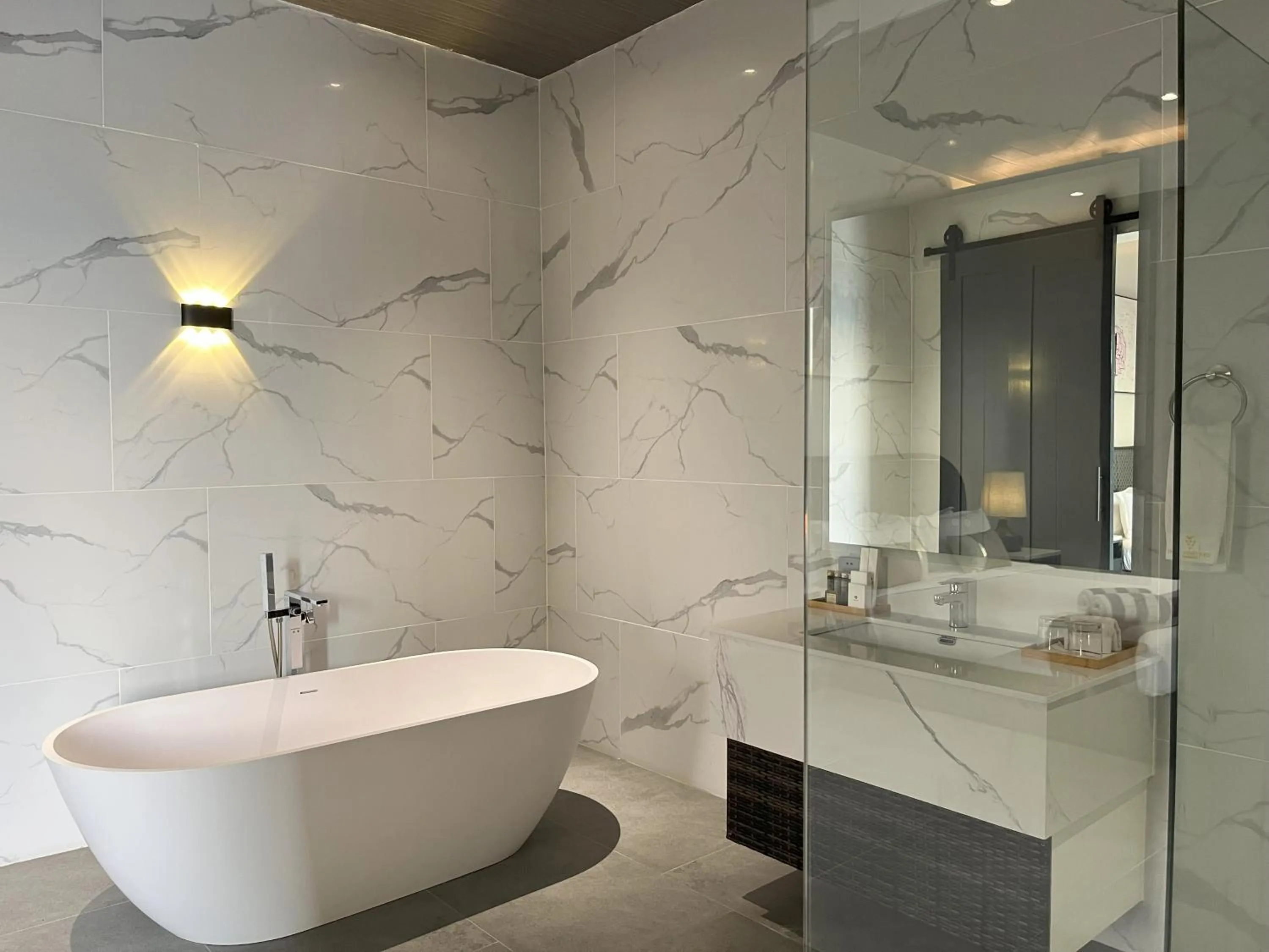 Shower in The Vineyard at Tanauan