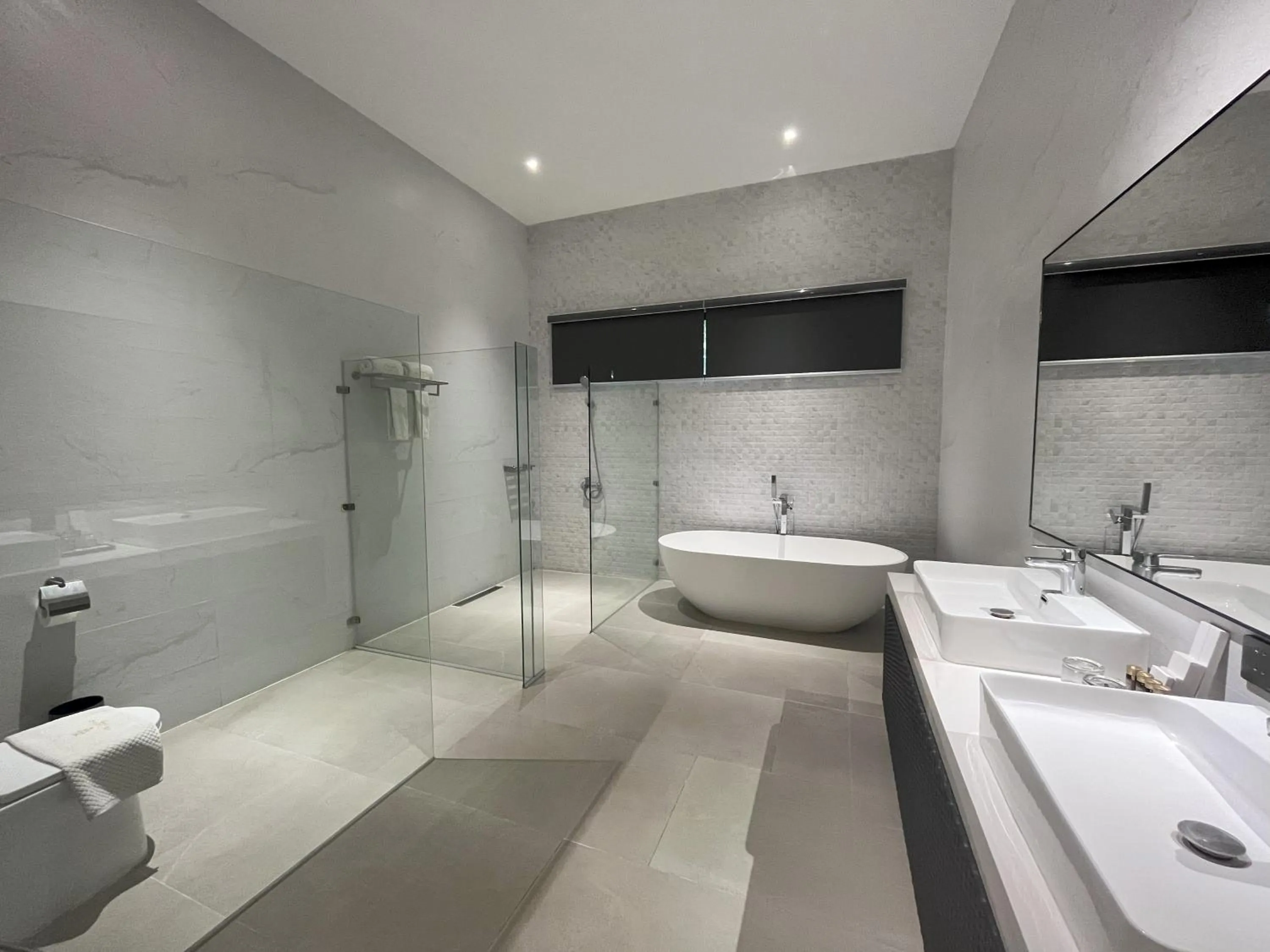 Shower in The Vineyard at Tanauan