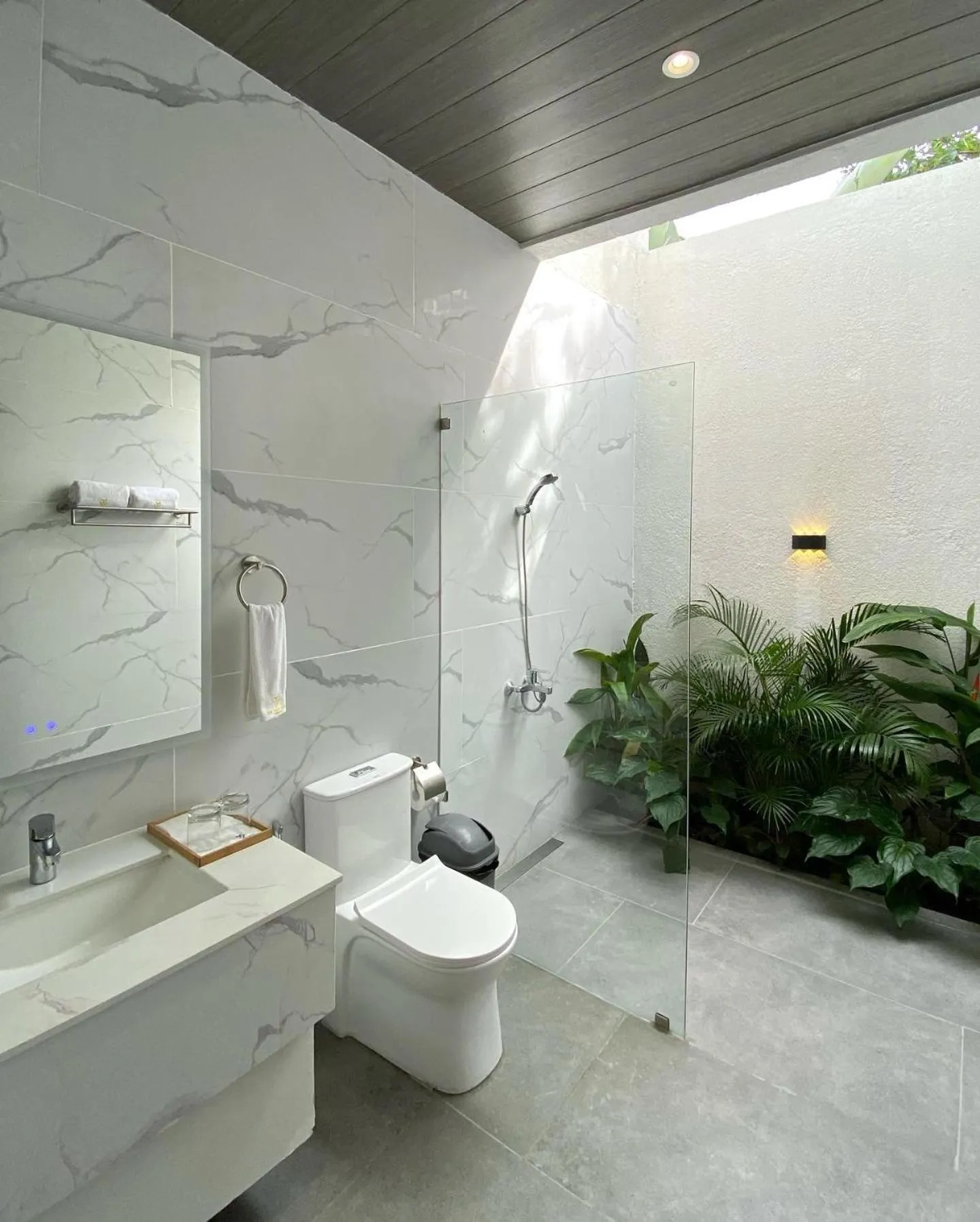 Shower in The Vineyard at Tanauan