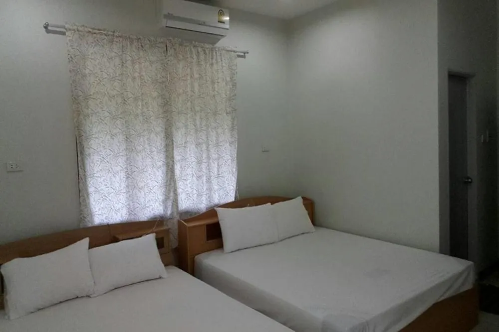 Bed in Chaiwat Resort