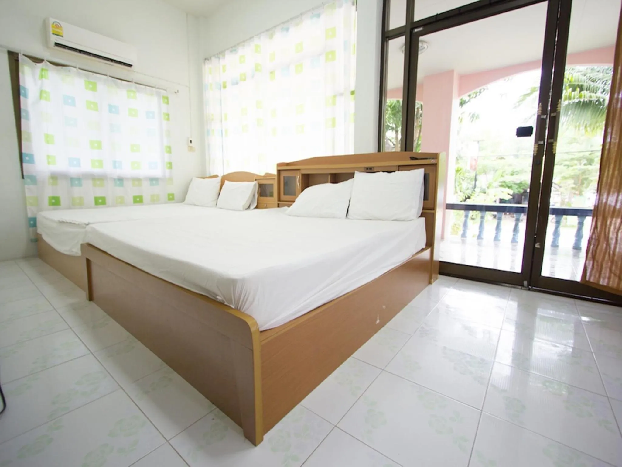 Bed in Chaiwat Resort