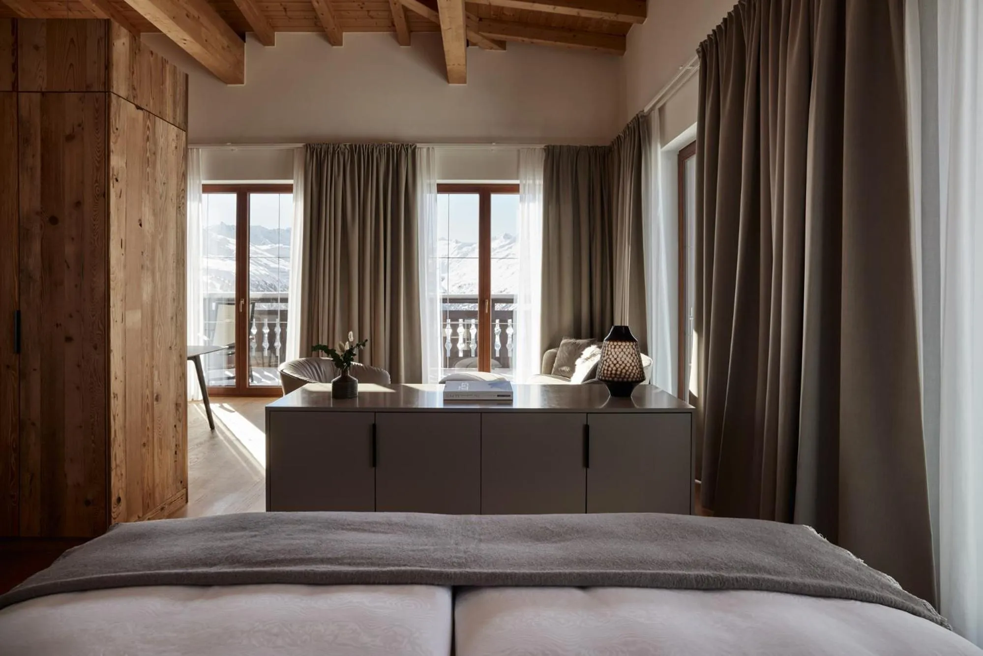 Seating area, Bed in TOP Hotel Hochgurgl