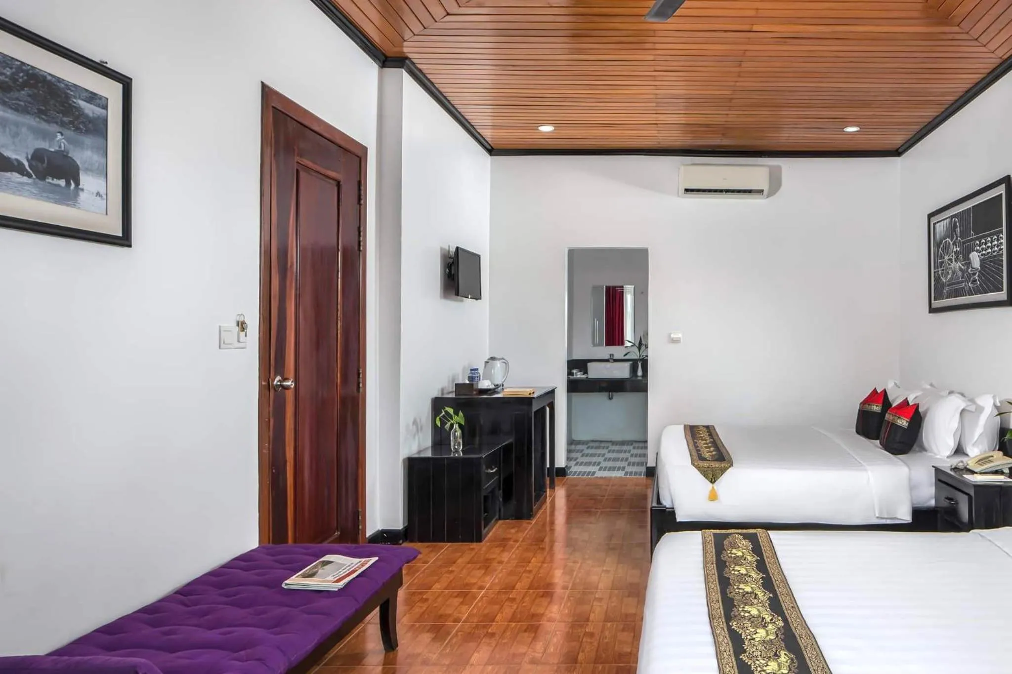 Bed in Golden Orchid Angkor