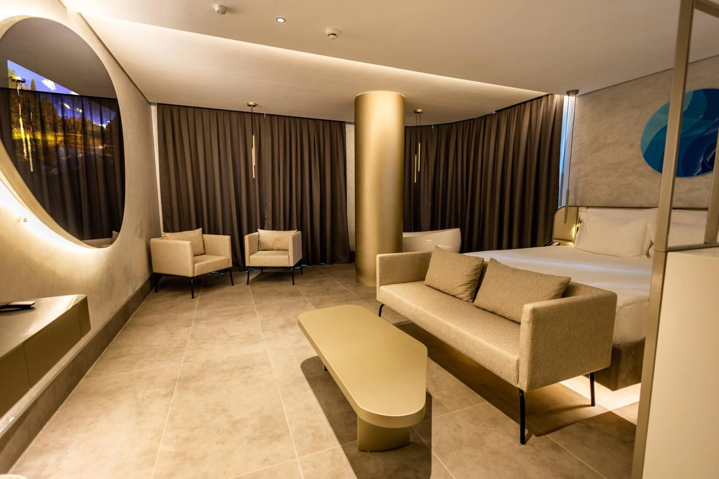 TV and multimedia in Four Hills Hotel