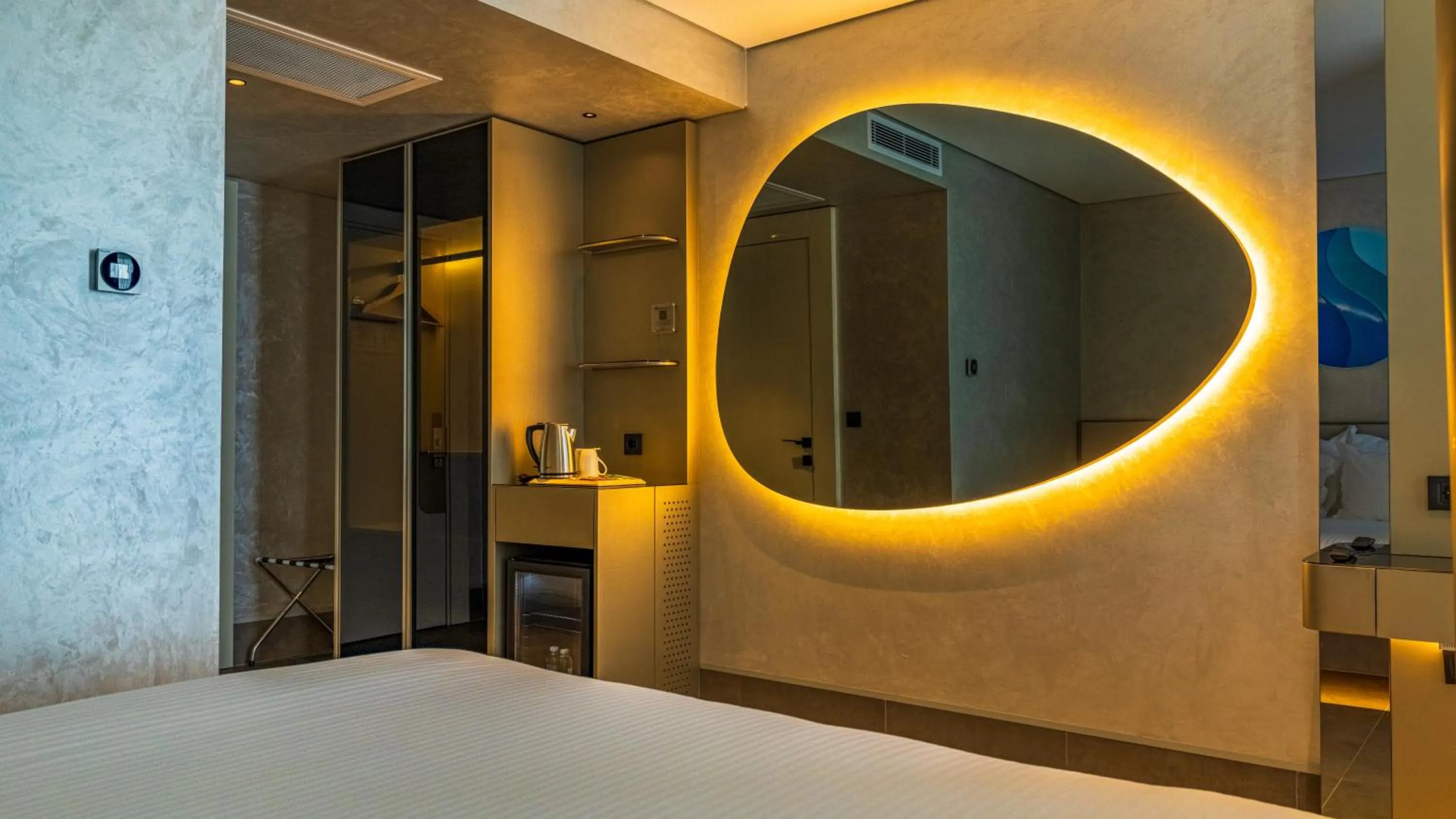 Bed in Four Hills Hotel