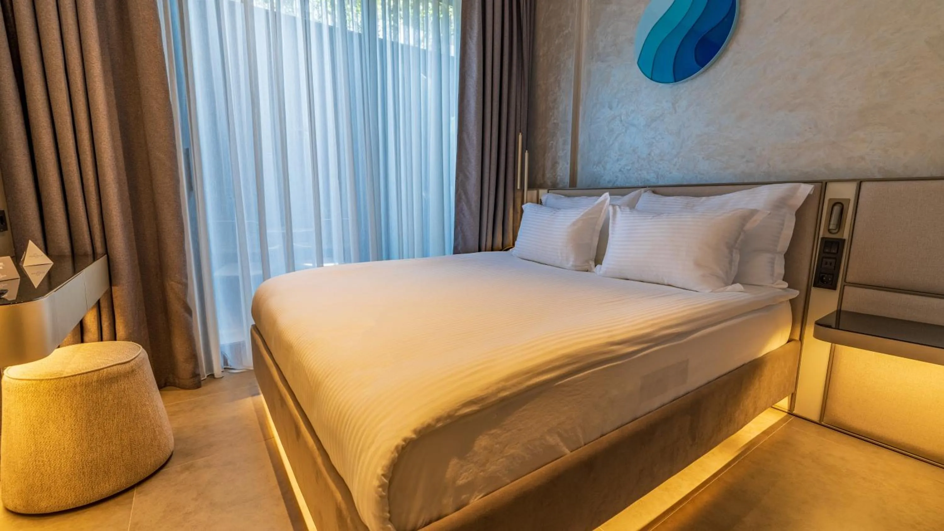 Bed in Four Hills Hotel