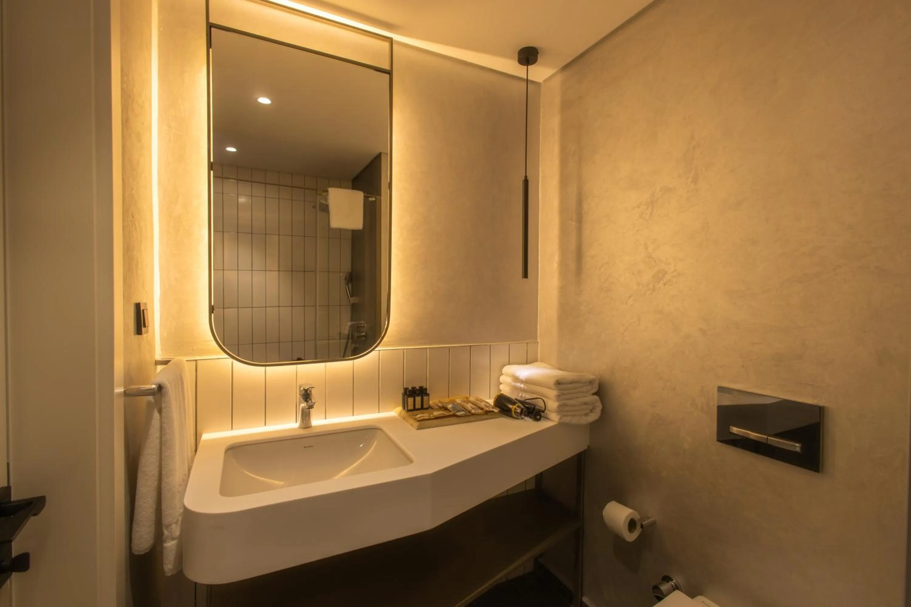 Bathroom in Four Hills Hotel