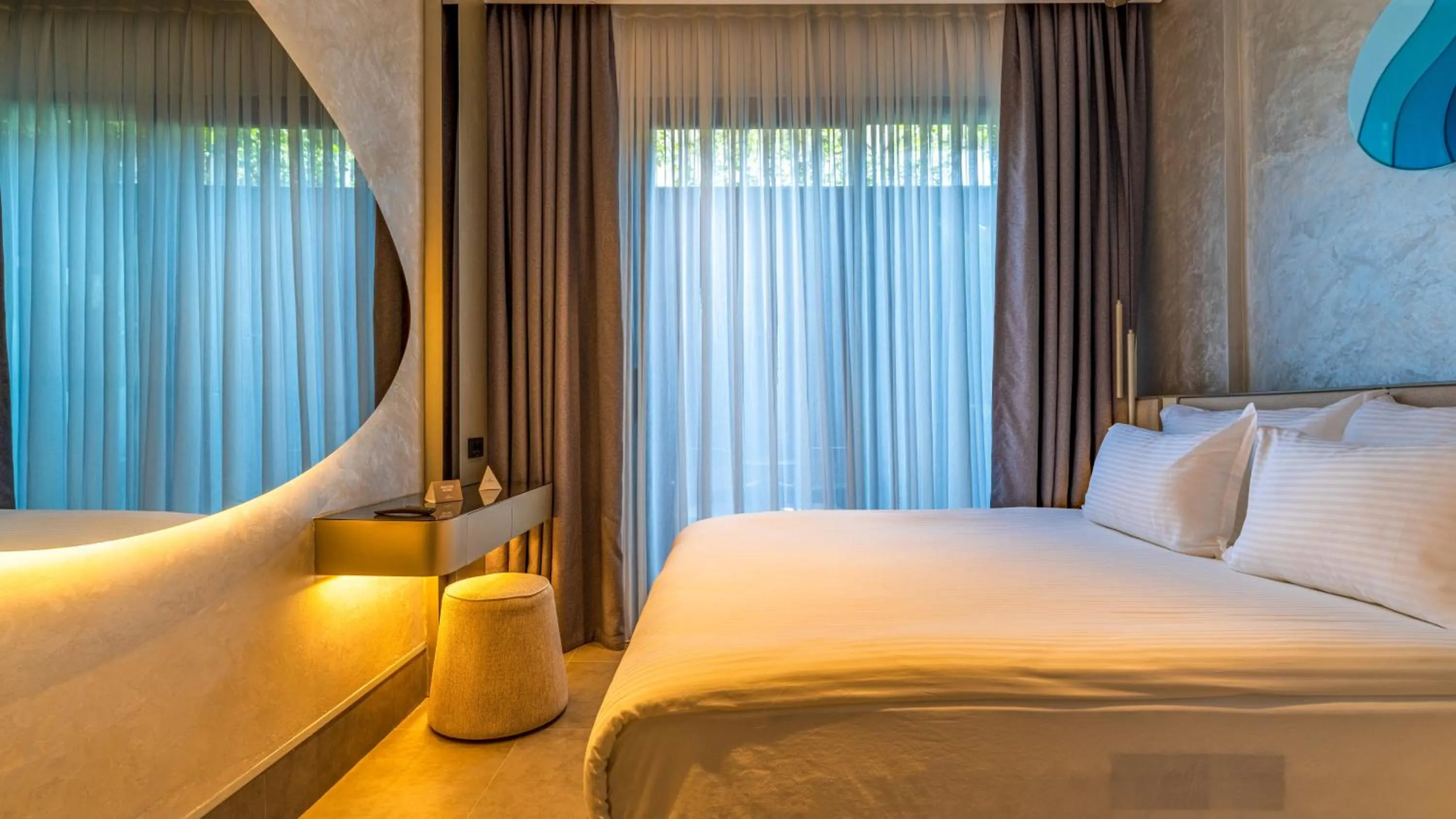 Bed in Four Hills Hotel