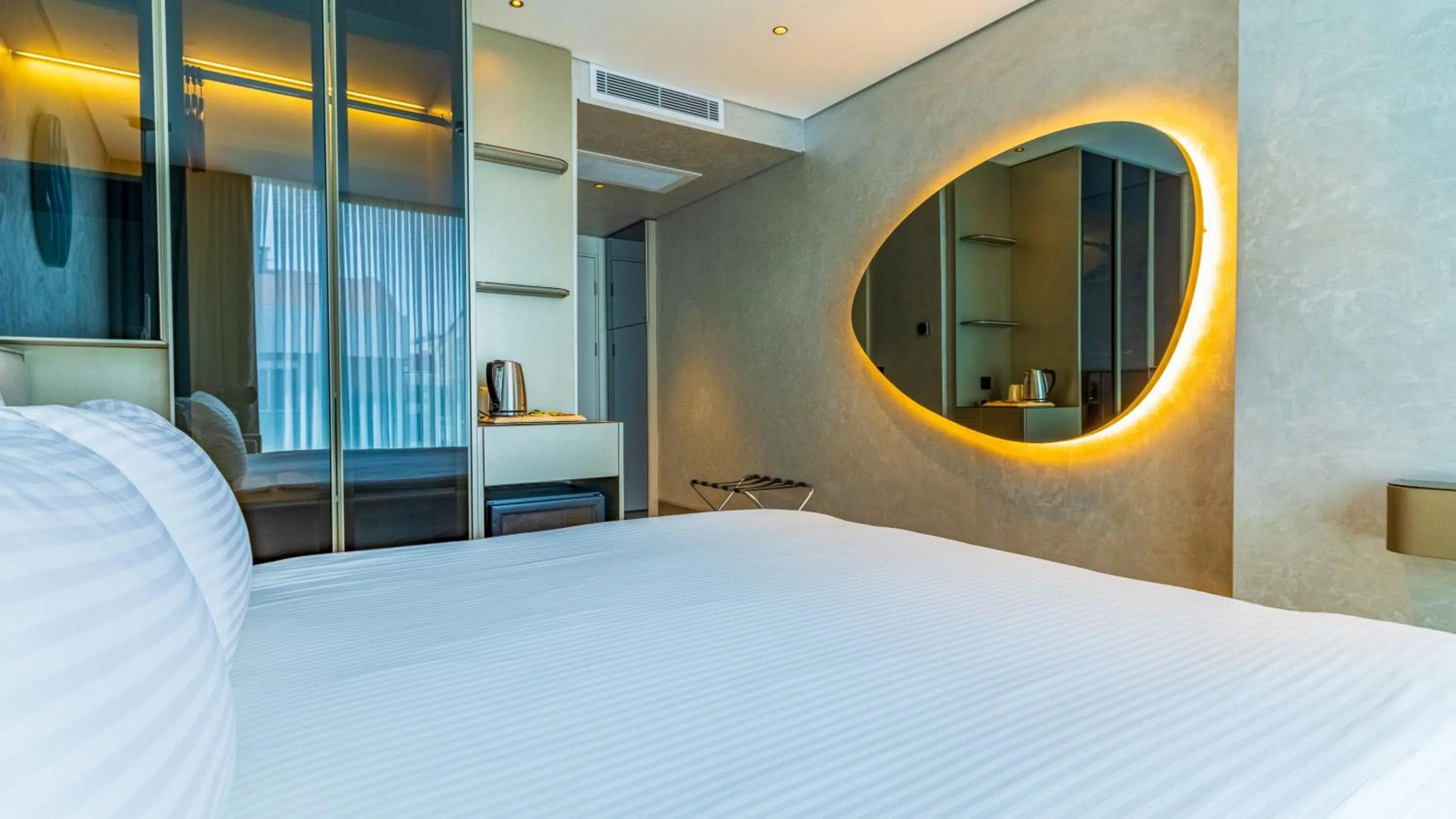 Bed in Four Hills Hotel