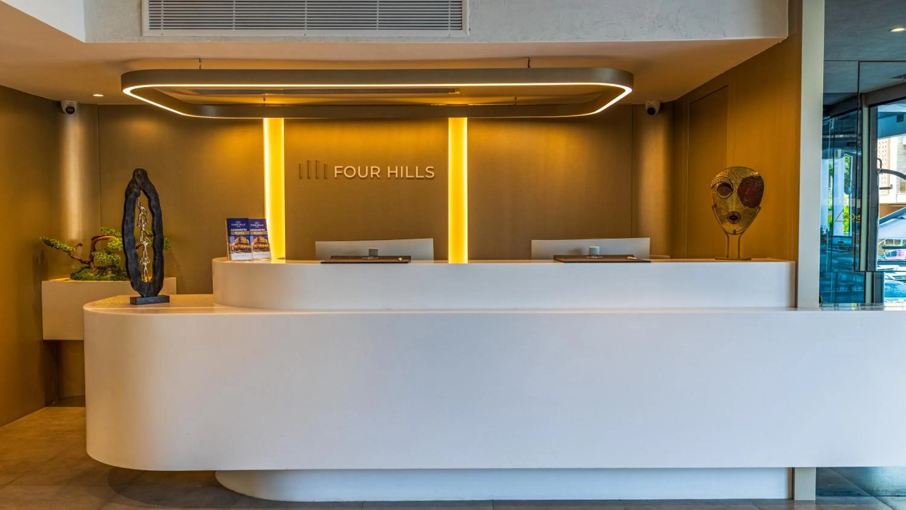 Lobby or reception in Four Hills Hotel