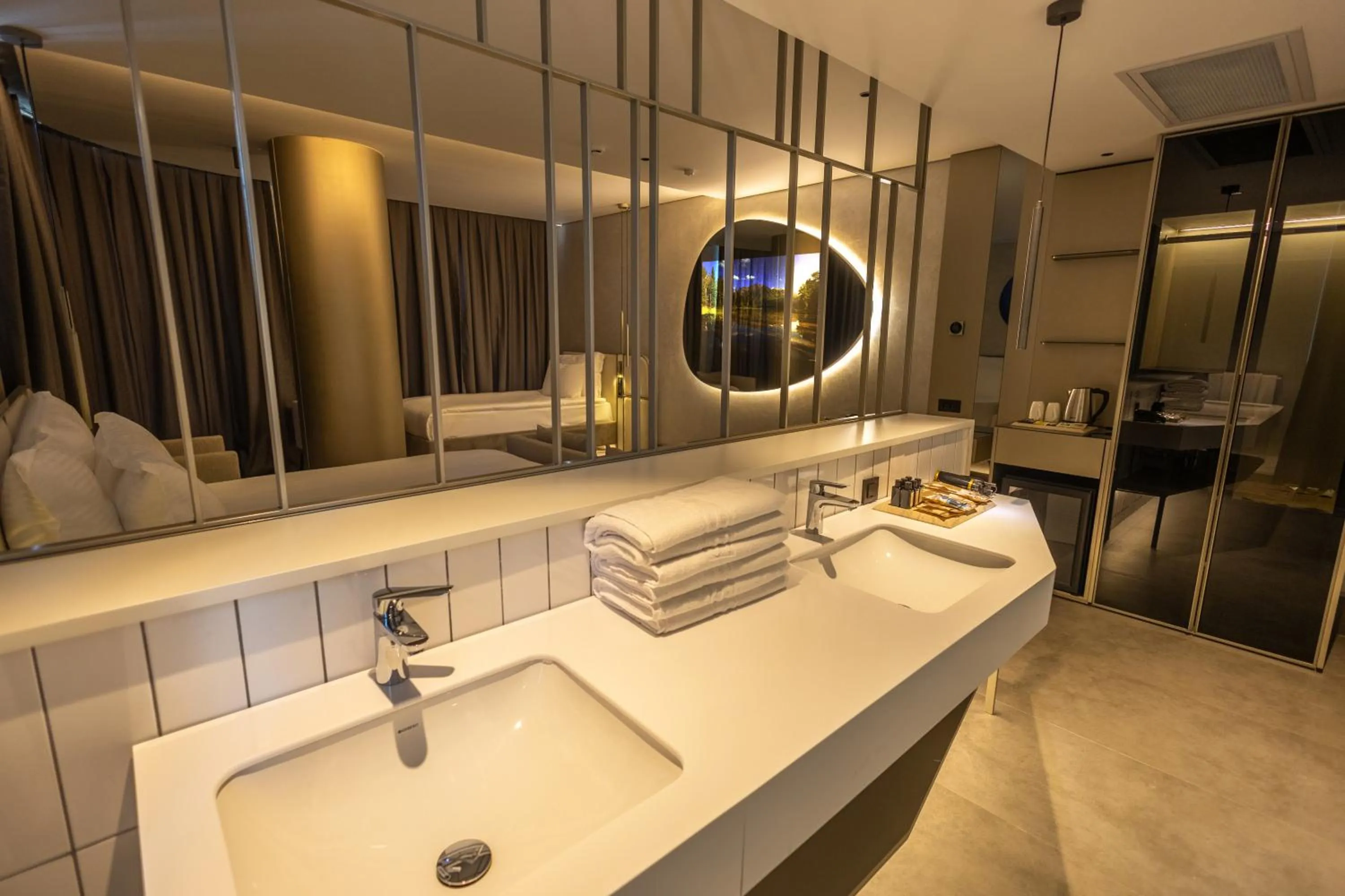 Shower in Four Hills Hotel