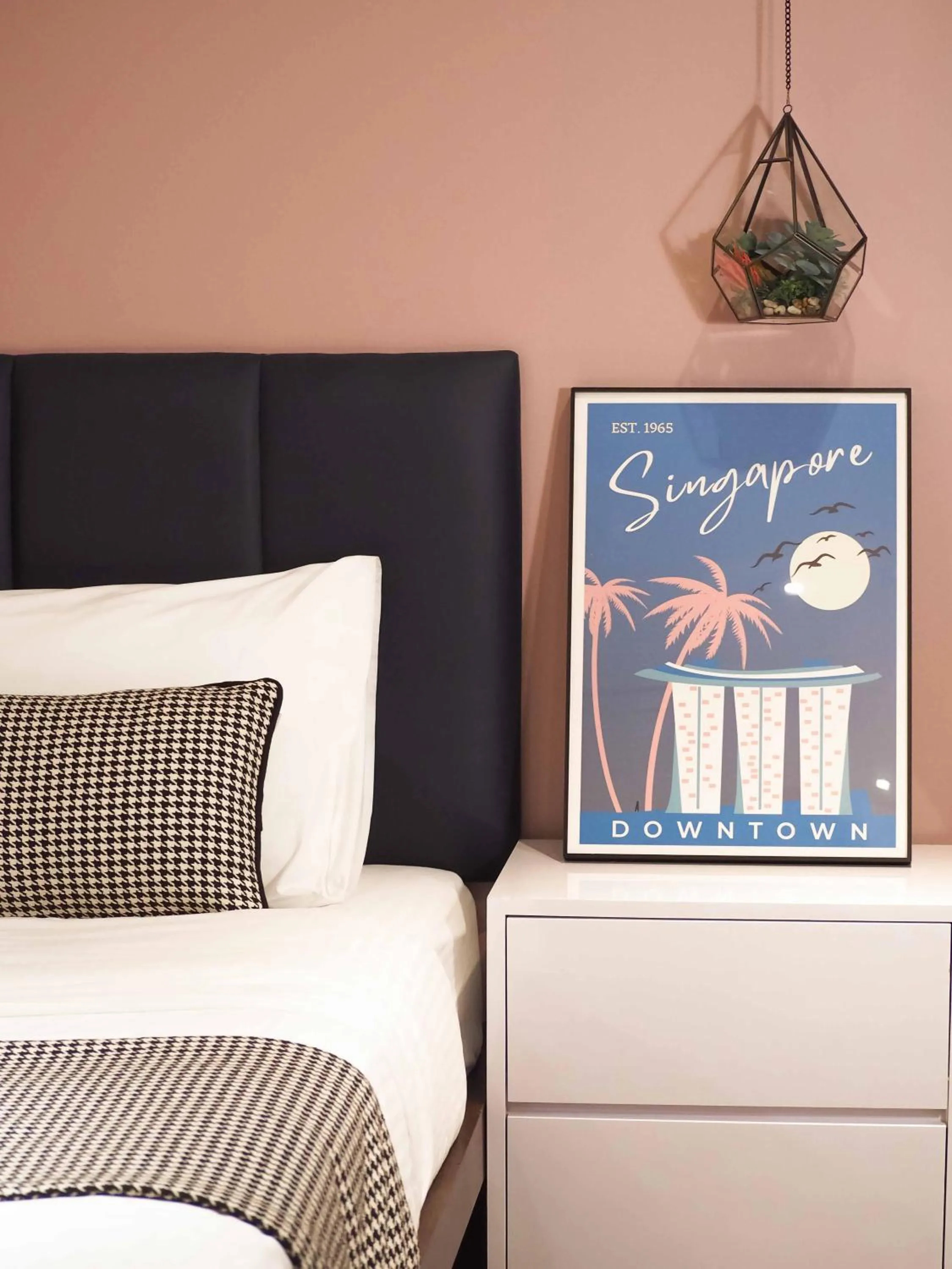 Bed in Heritage Collection on Chinatown - Mobile App Check-In