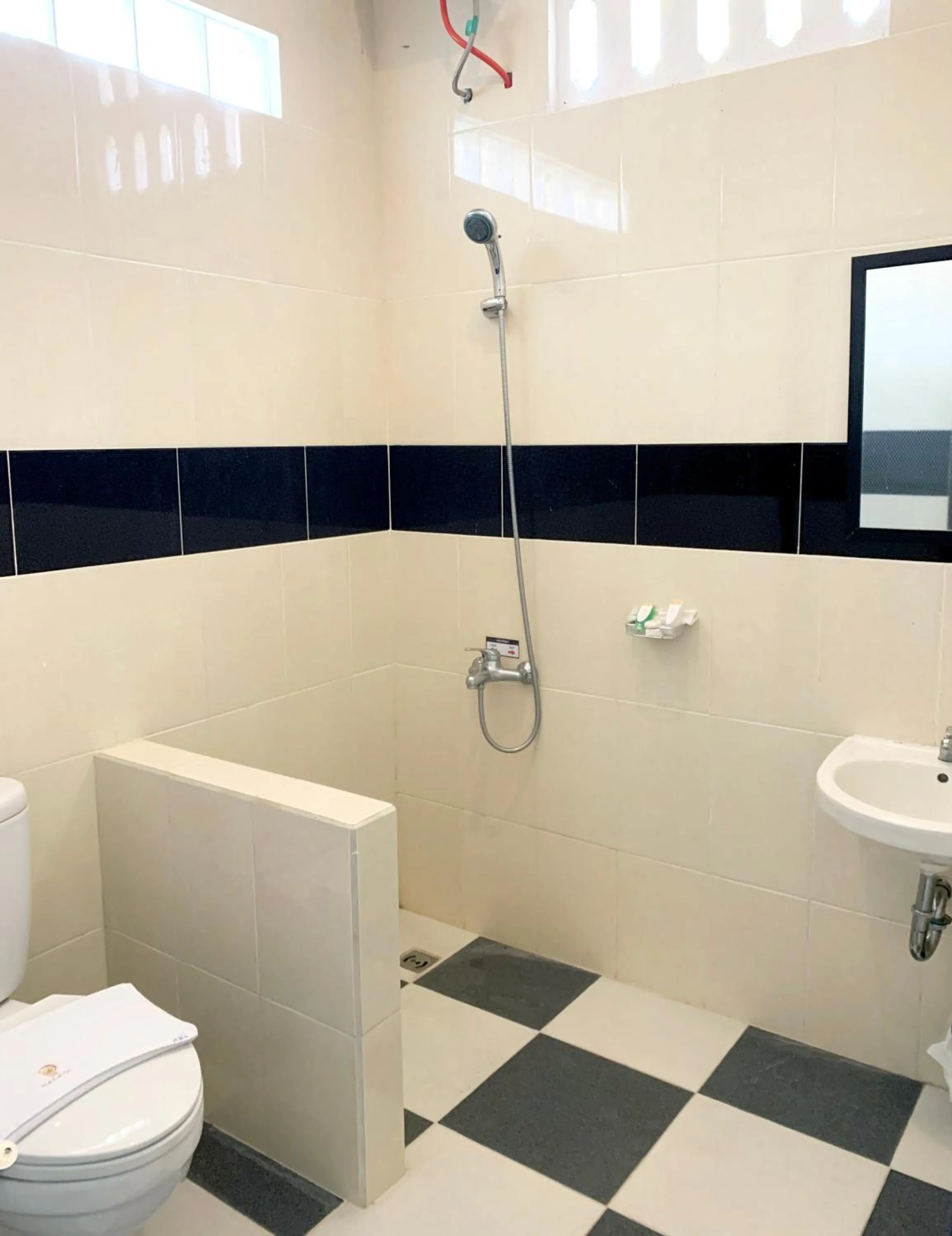 Bathroom in The Nalaya Hotel & Resto