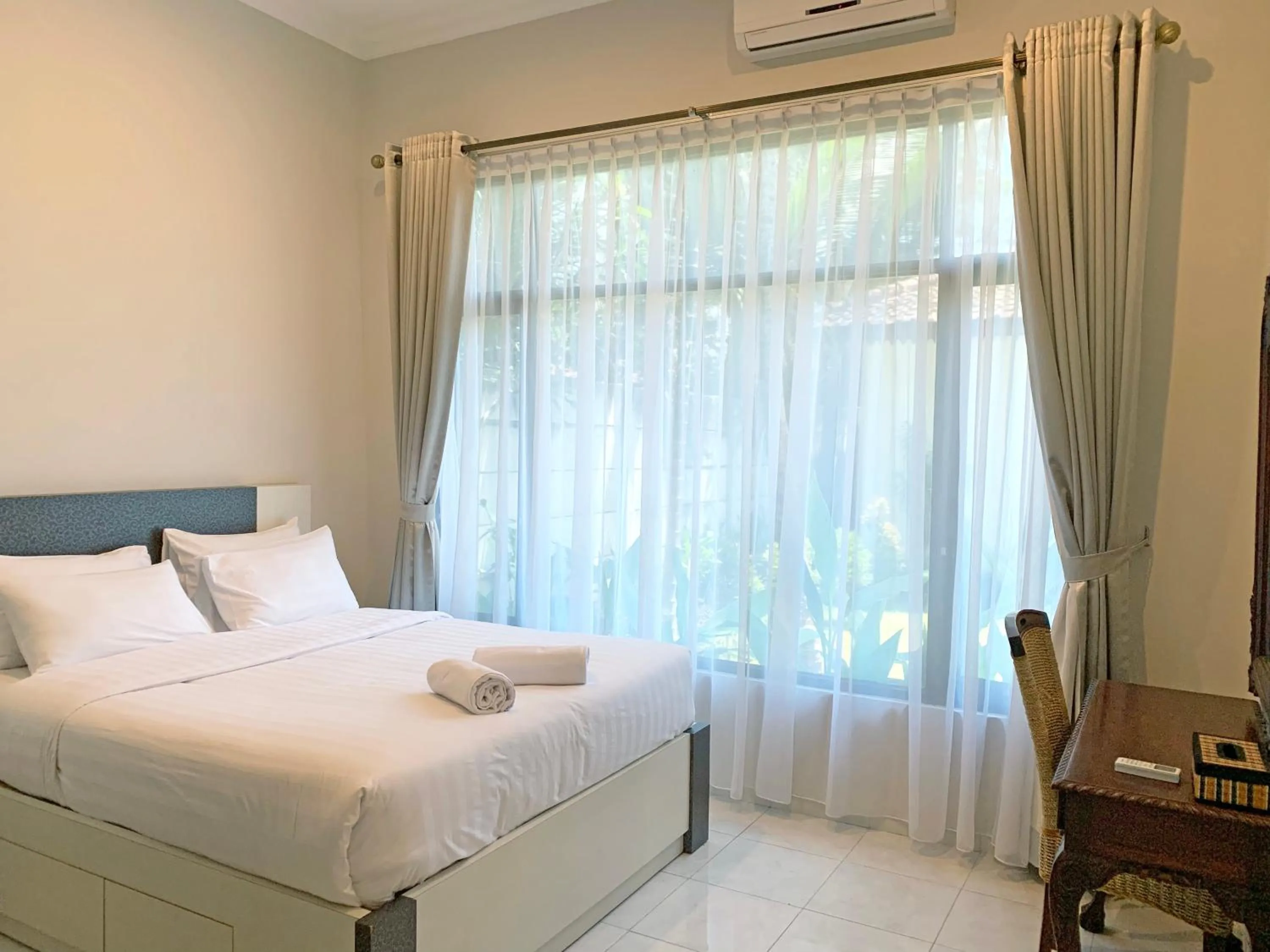 Bedroom, Bed in The Nalaya Hotel & Resto