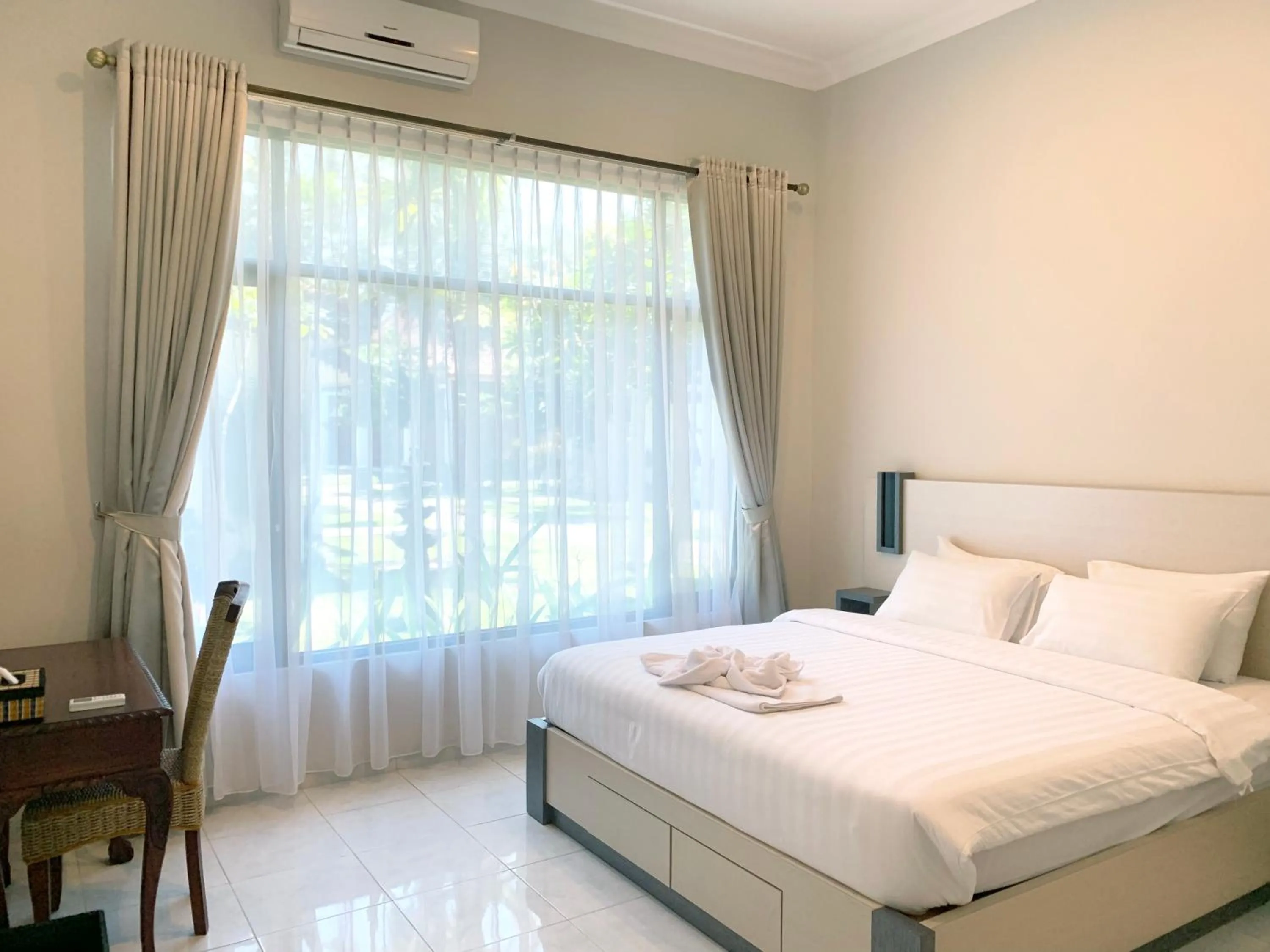 Bedroom, Bed in The Nalaya Hotel & Resto
