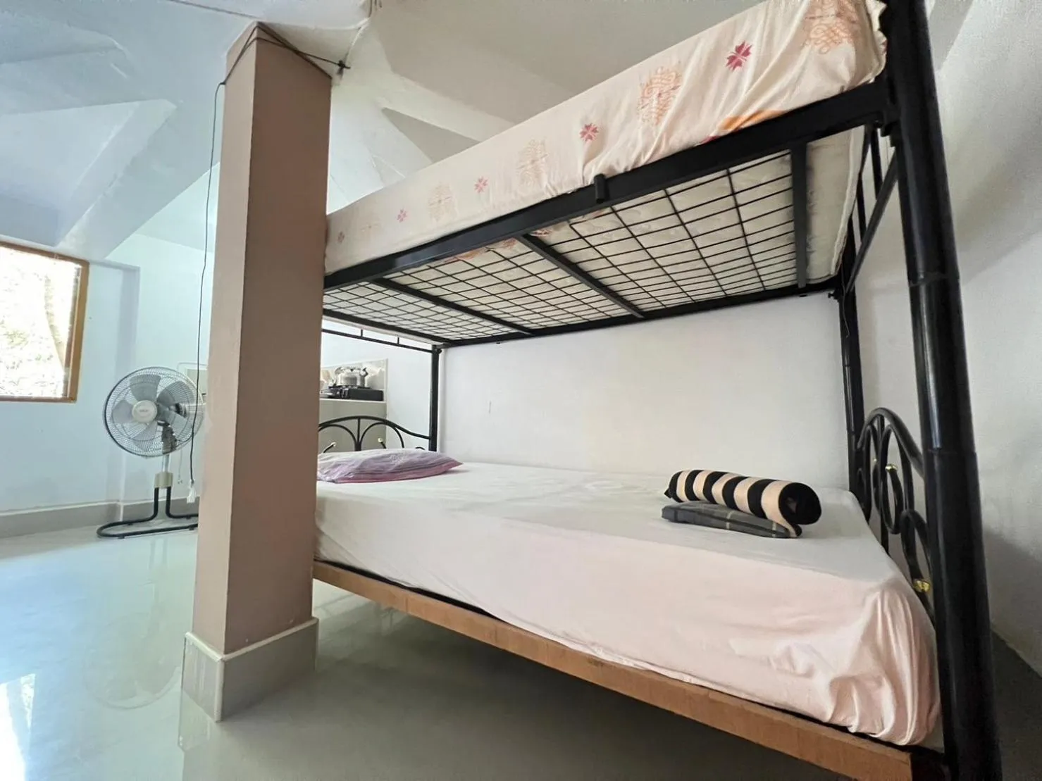 Bed in Hin Wong Apartments Dive & Snorkel Resort