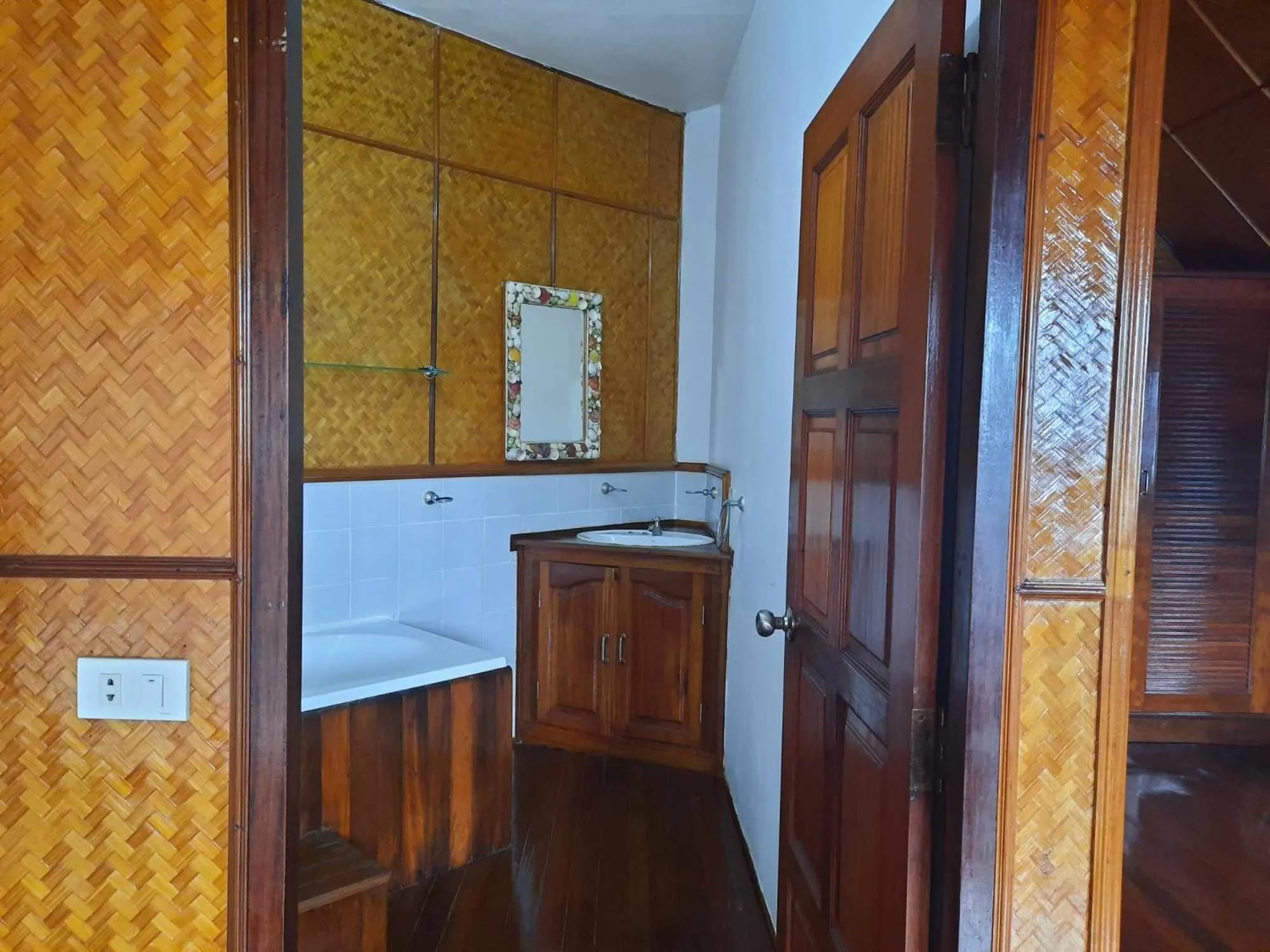 Hin Wong Apartments Dive & Snorkel Resort