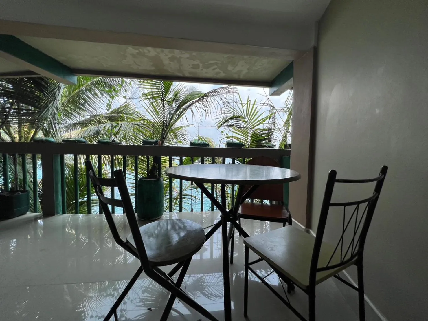 Hin Wong Apartments Dive & Snorkel Resort