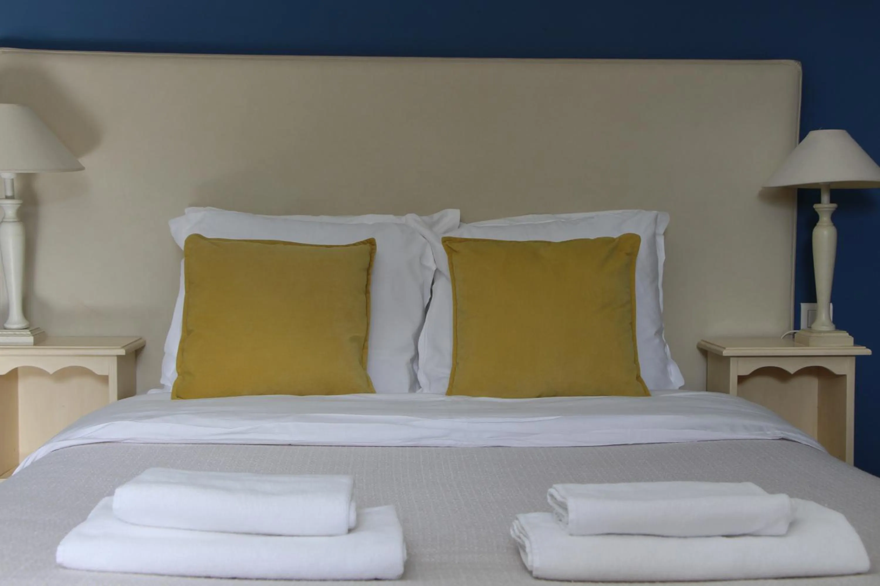 Coffee/tea facilities, Bed in Hôtel Au Grand Duquesne