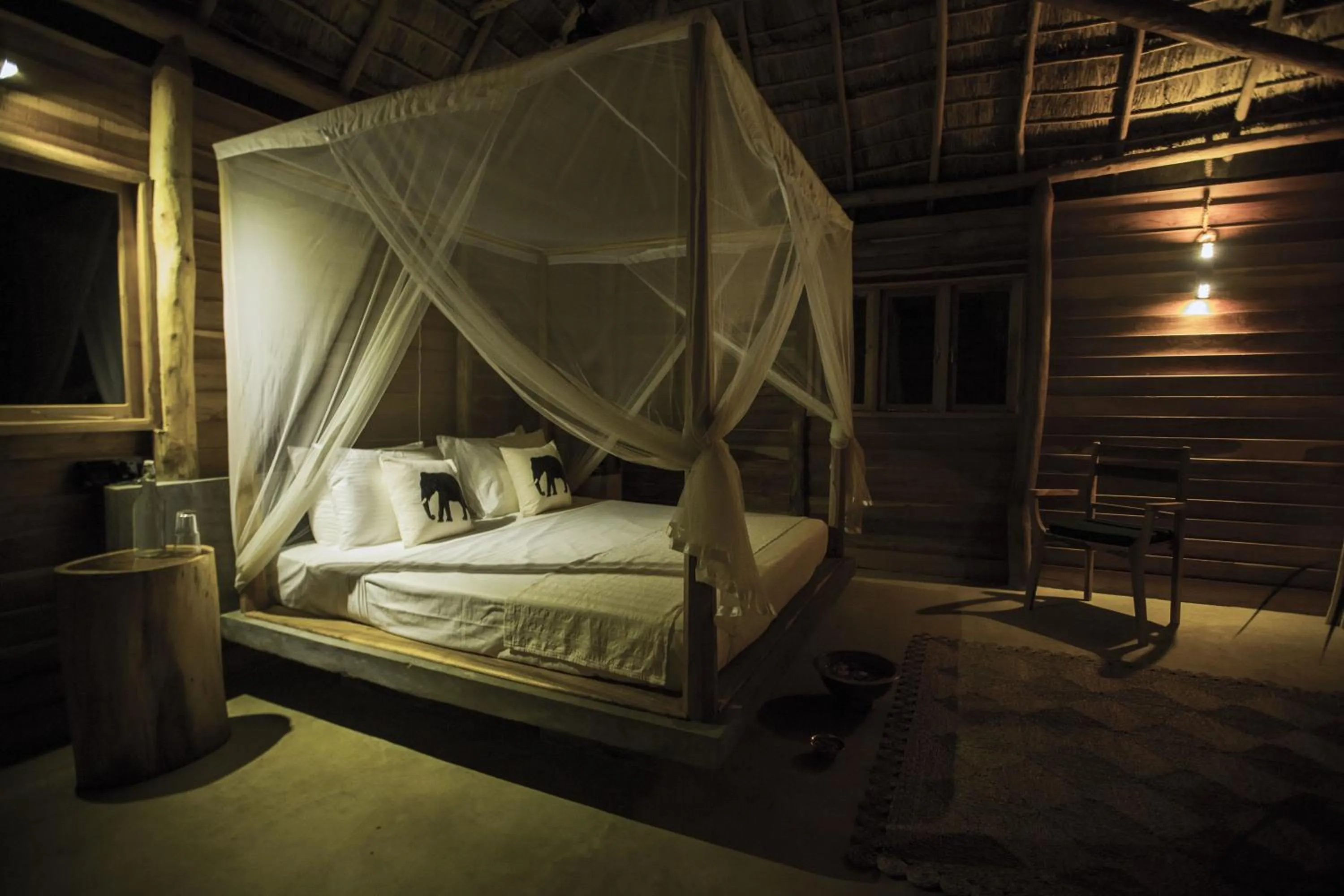 Photo of the whole room, Bed in Gal Oya Lodge