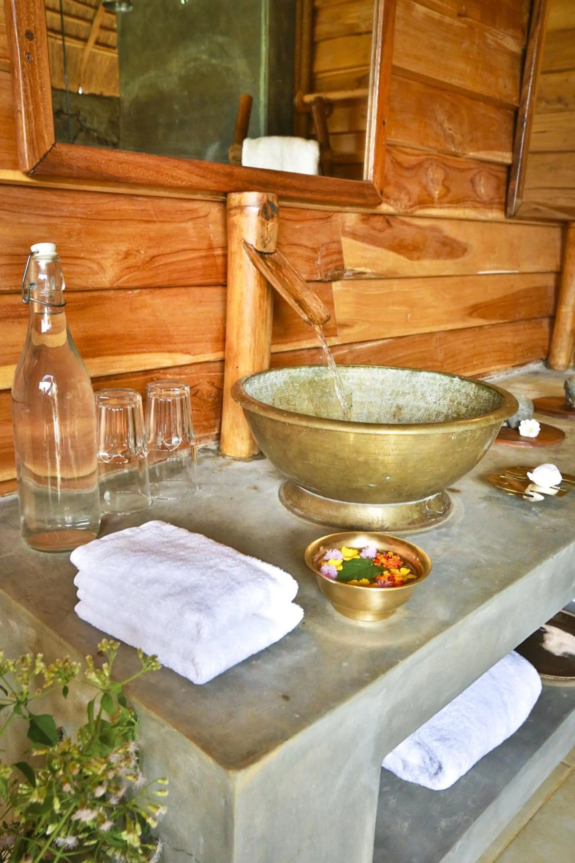 Bathroom in Gal Oya Lodge