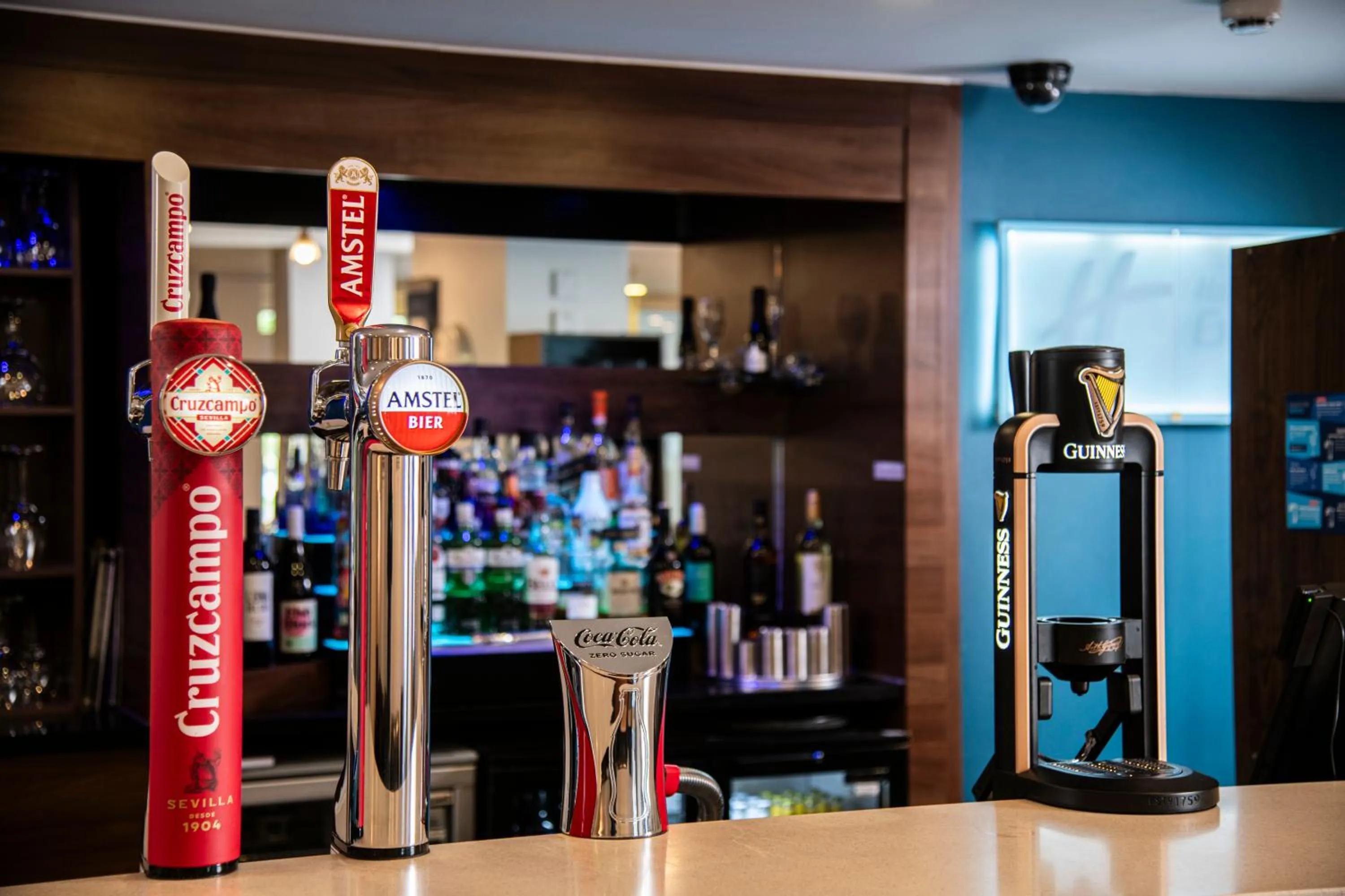 Lounge or bar in Holiday Inn Express Stirling by IHG