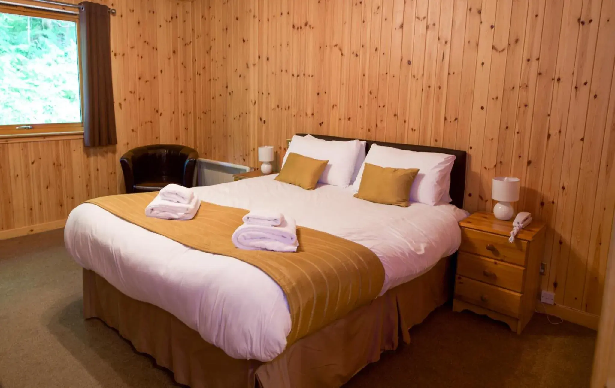 Standard Quadruple Room in Loch Ness Drumnadrochit Hotel Standard Quadruple Room in Loch Ness Drumnadrochit Hotel