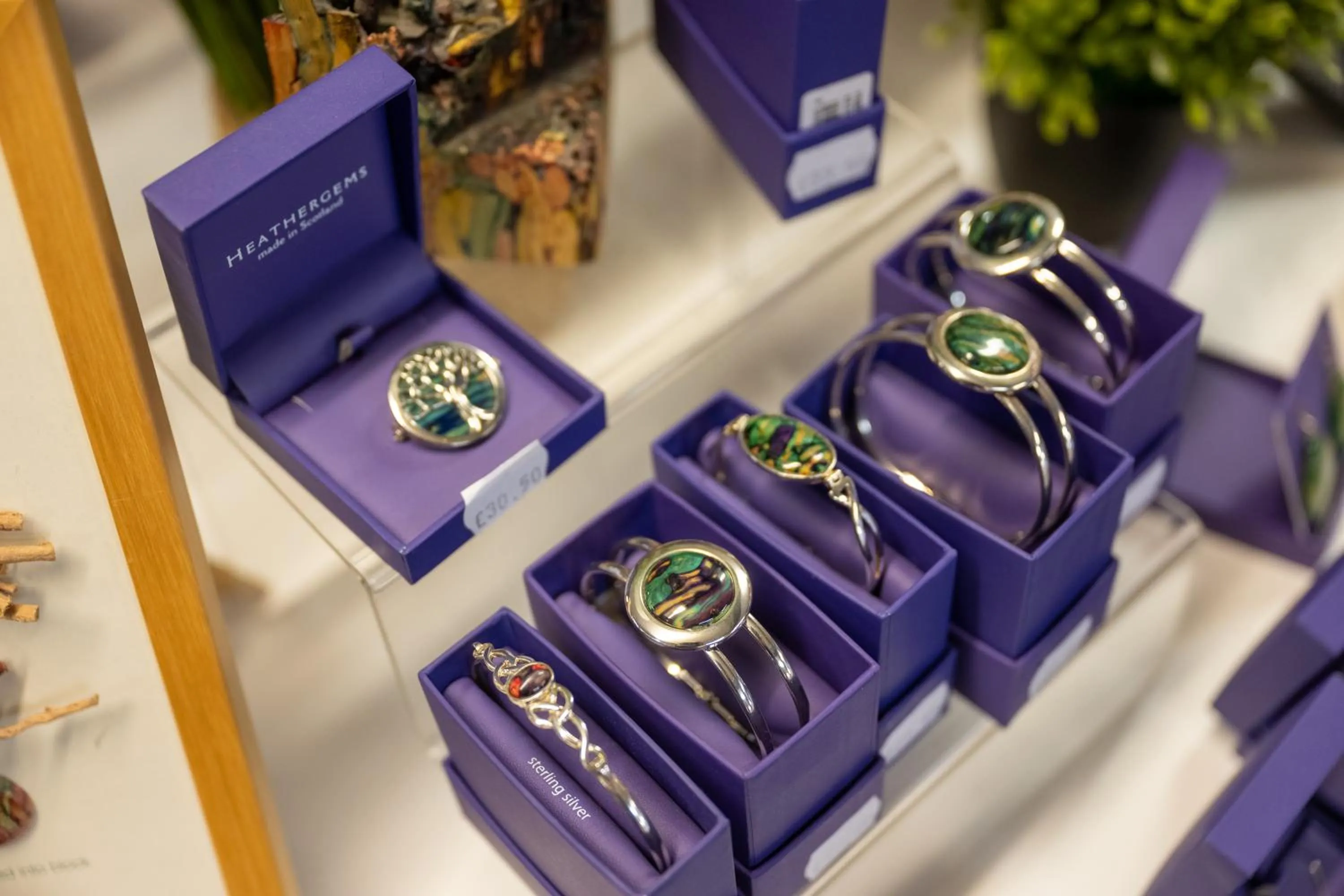 On-site shops in Loch Ness Drumnadrochit Hotel