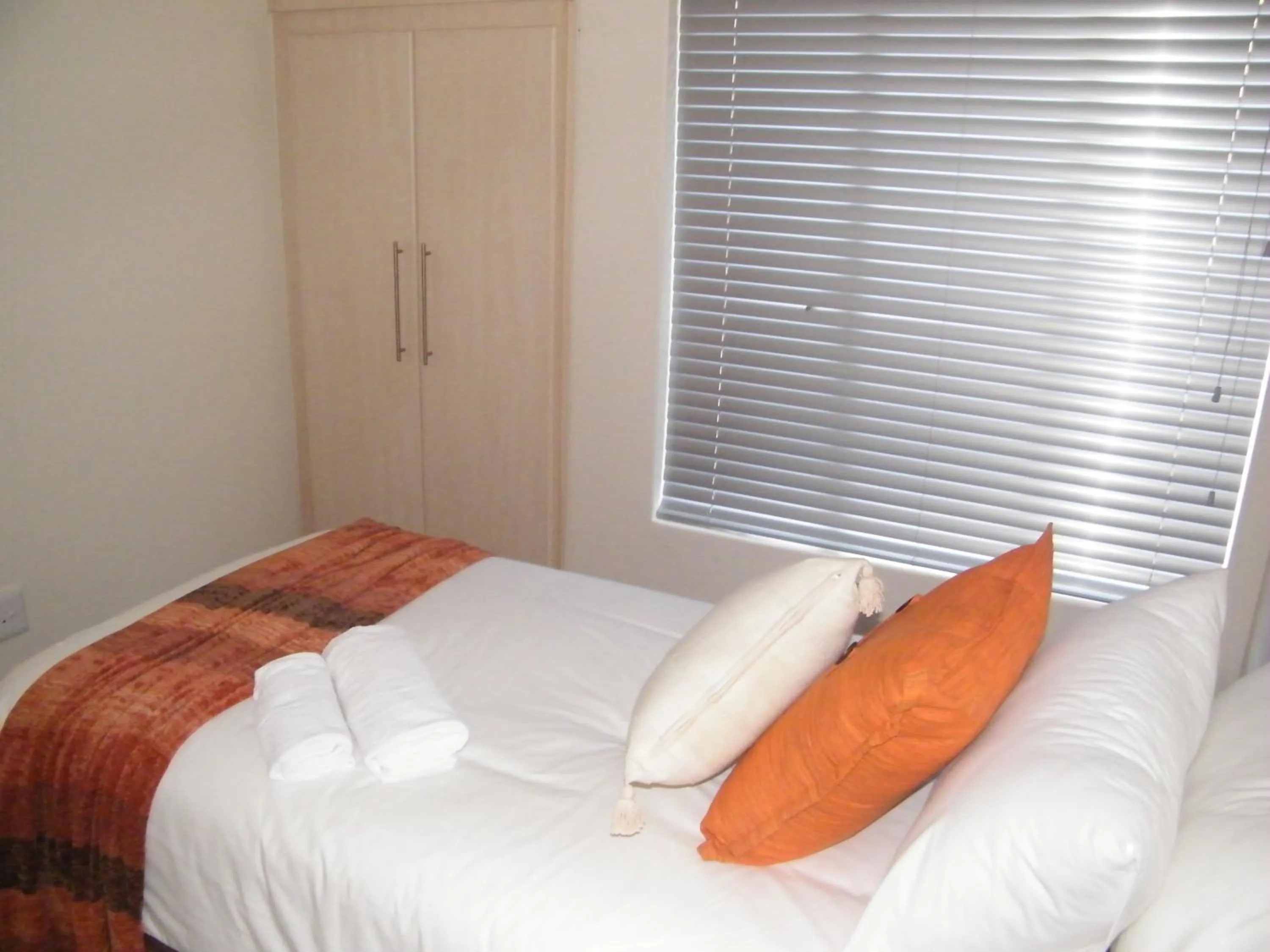 Photo of the whole room, Bed in Airport Lodge Guest House