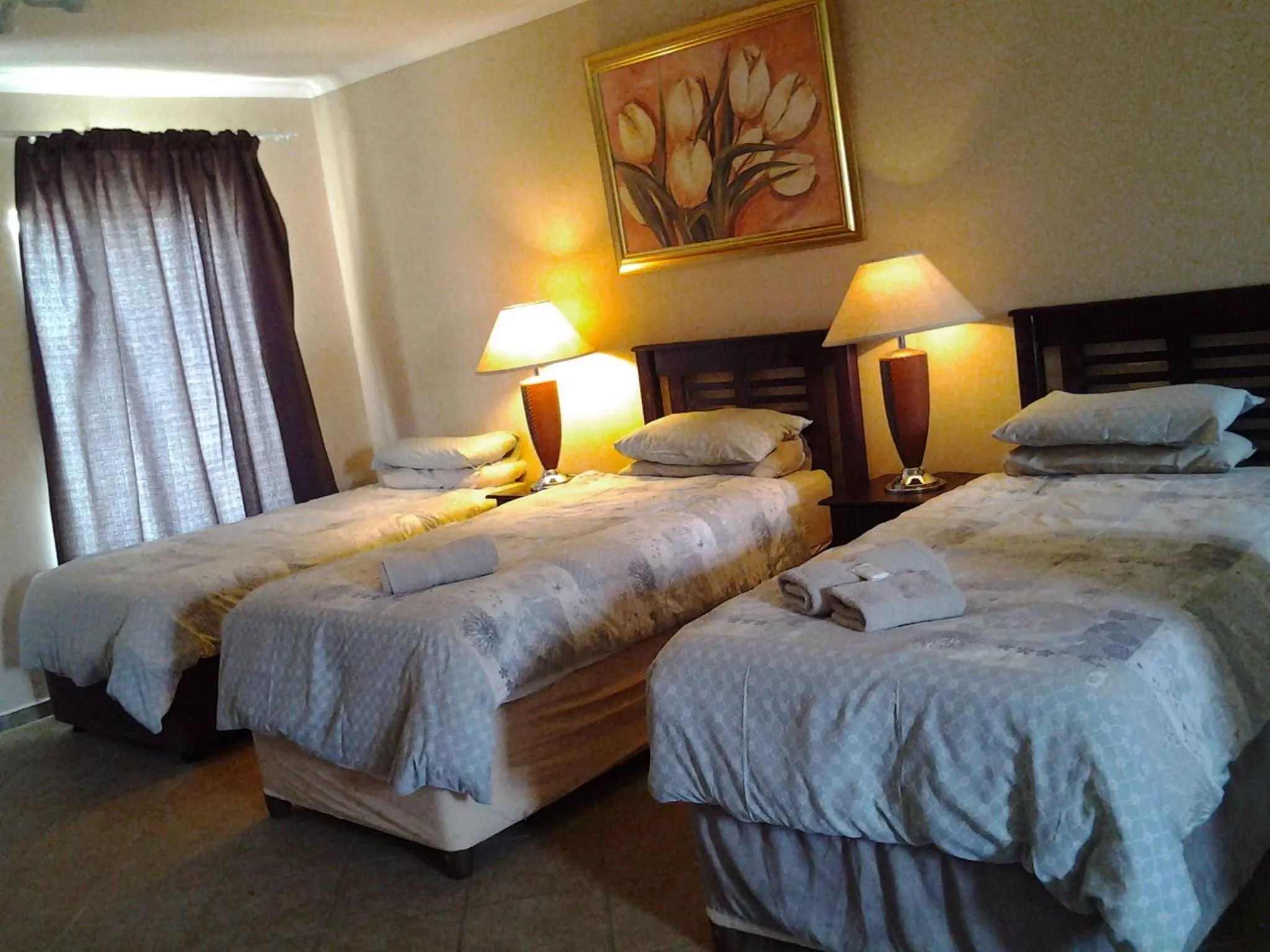 Day, Bed in Airport Lodge Guest House