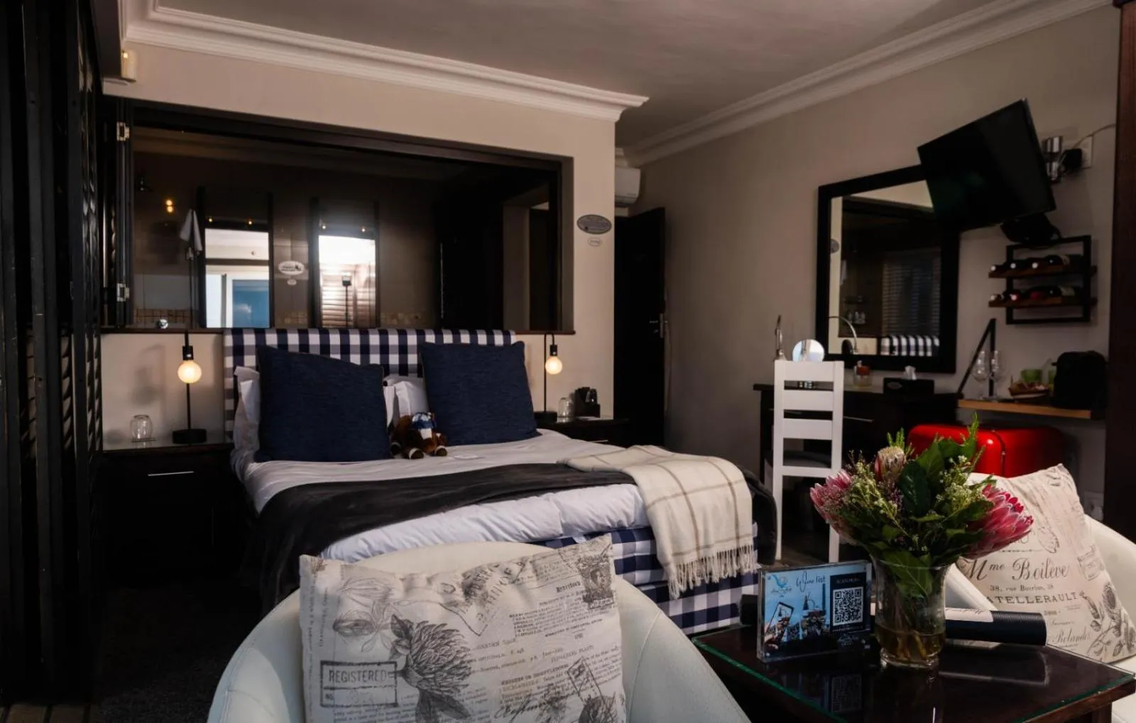 Bedroom, Bed in Head over Hills