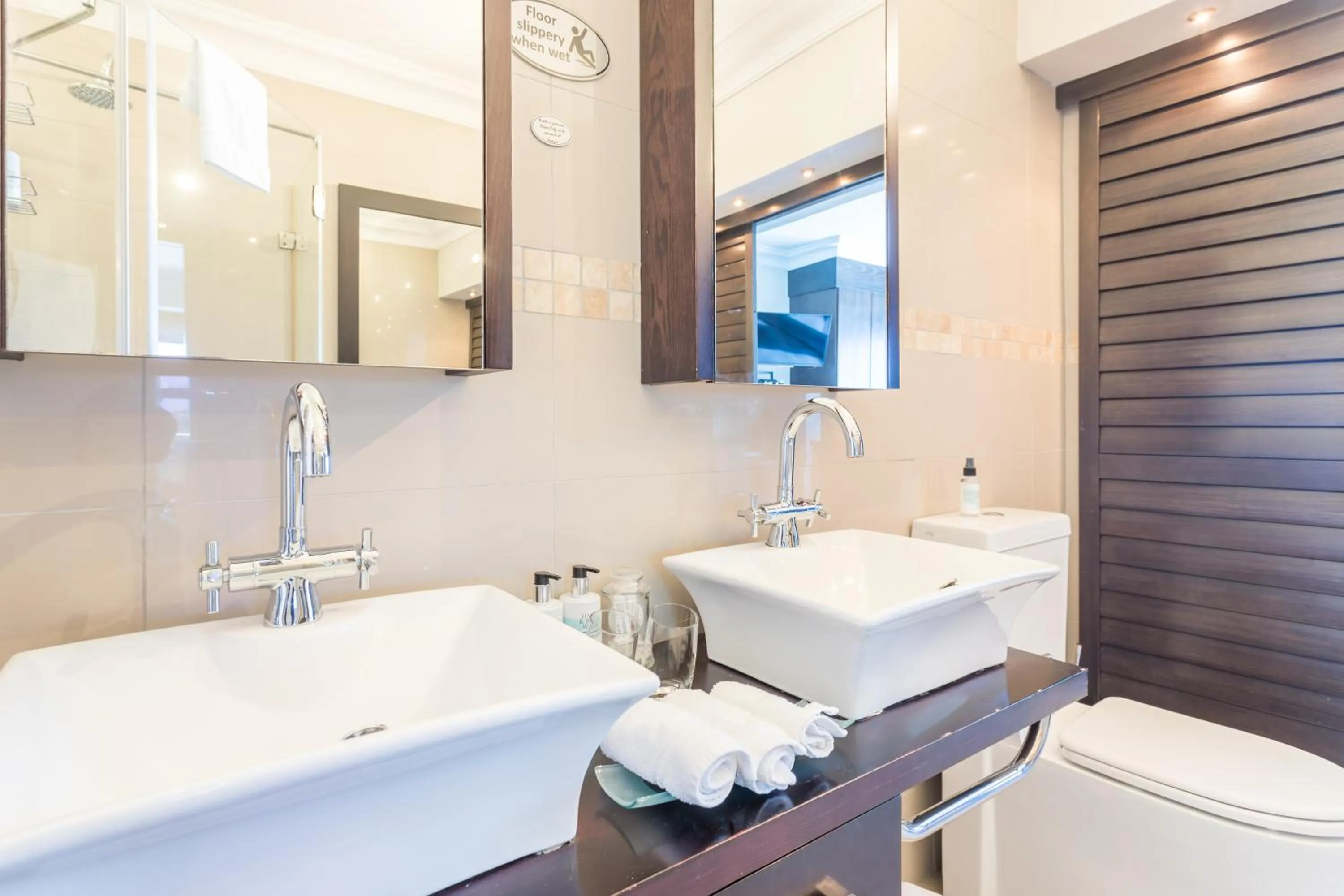 Bathroom in Head over Hills