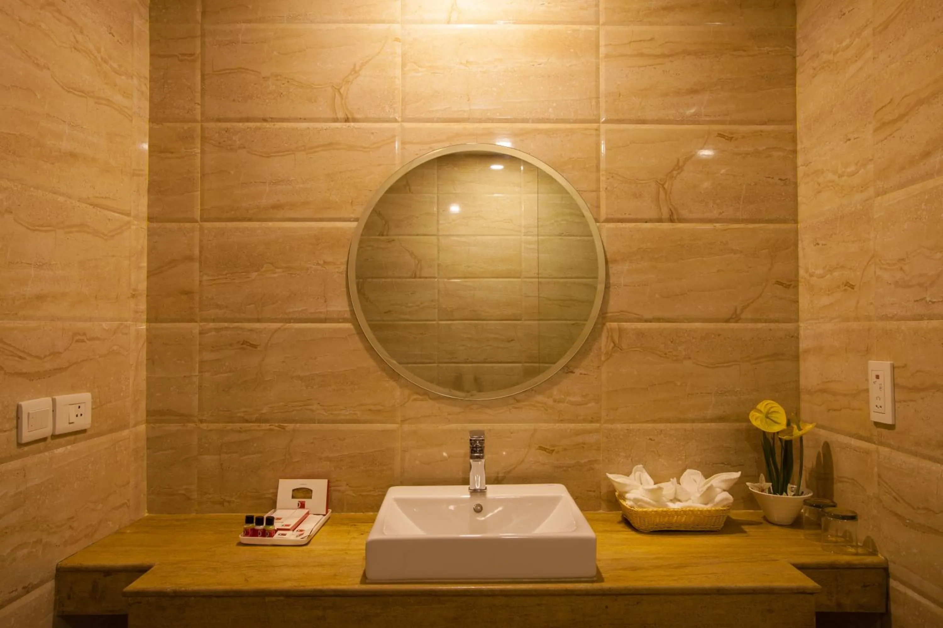 Bathroom in Velvet Clarks Exotica