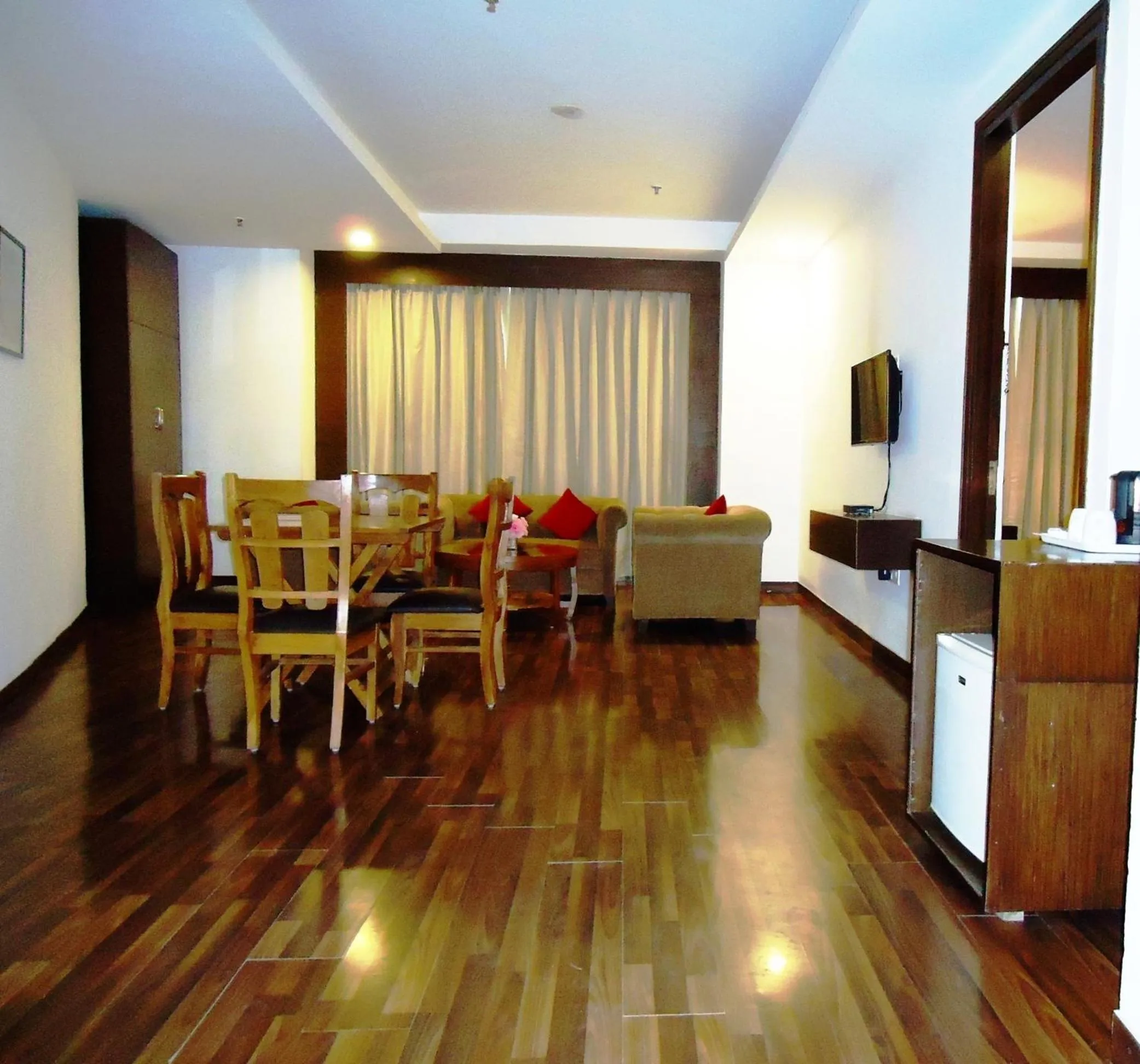 Velvet Clarks Exotica