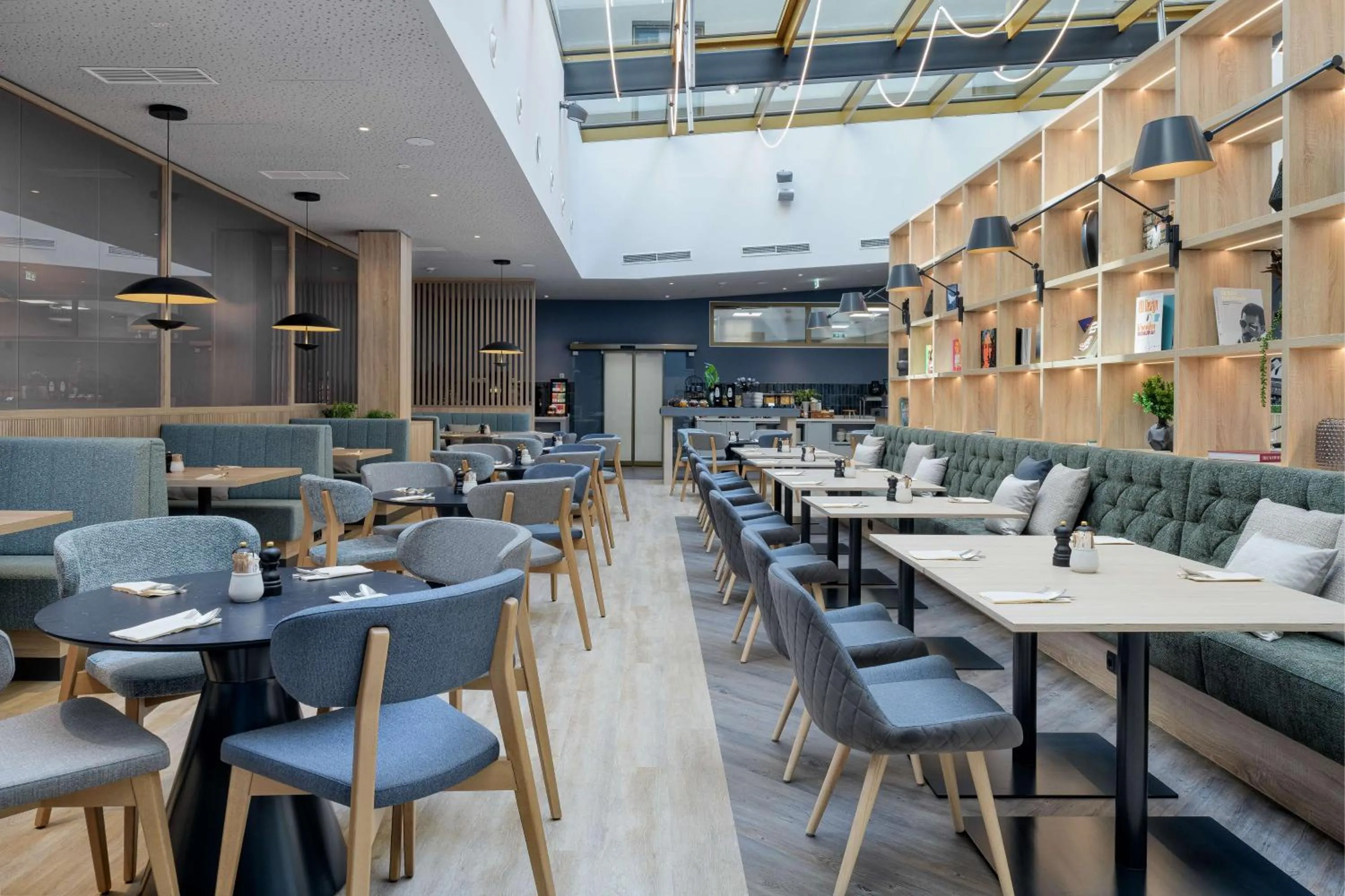 Restaurant/places to eat in Radisson Hotel Graz