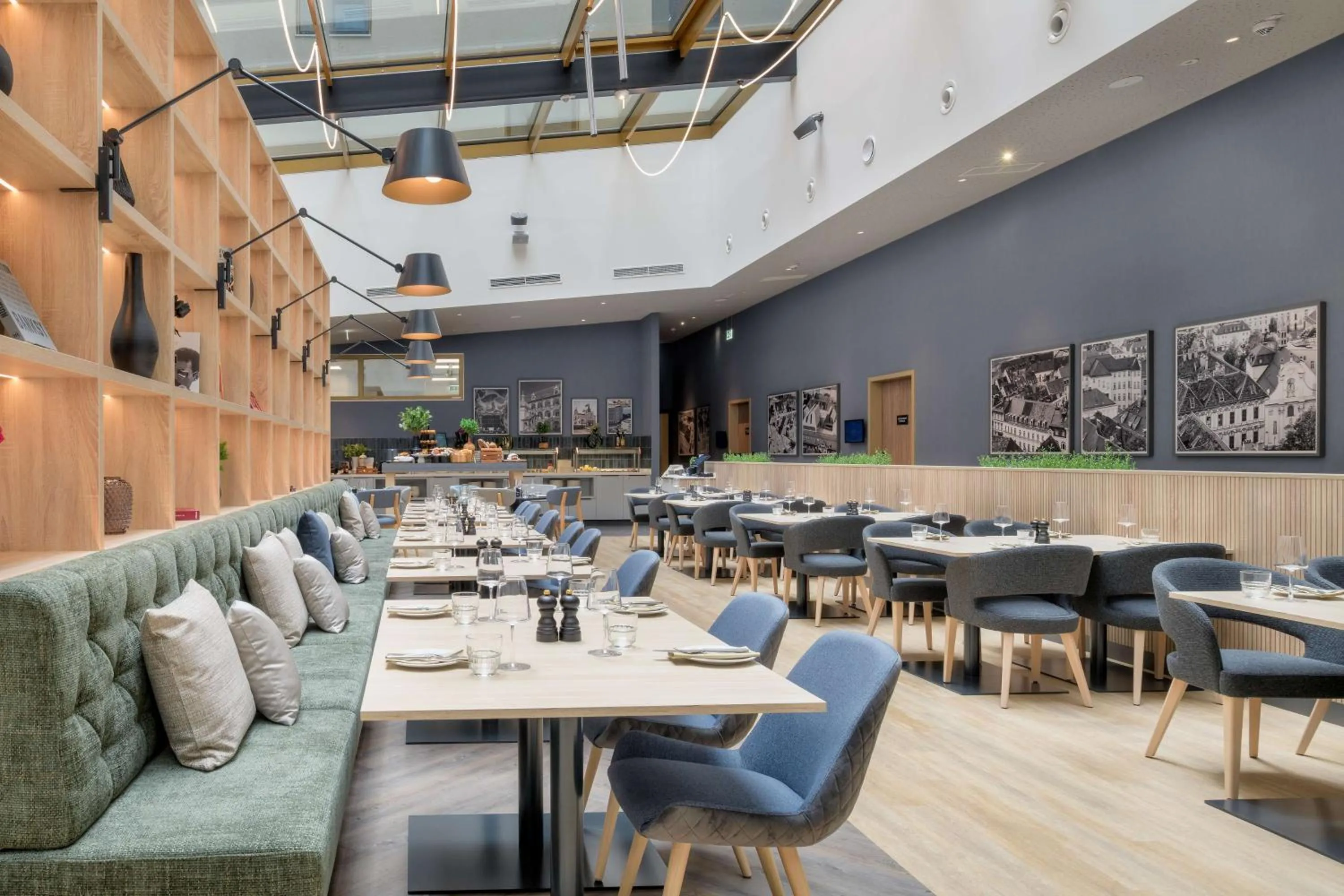 Restaurant/places to eat in Radisson Hotel Graz