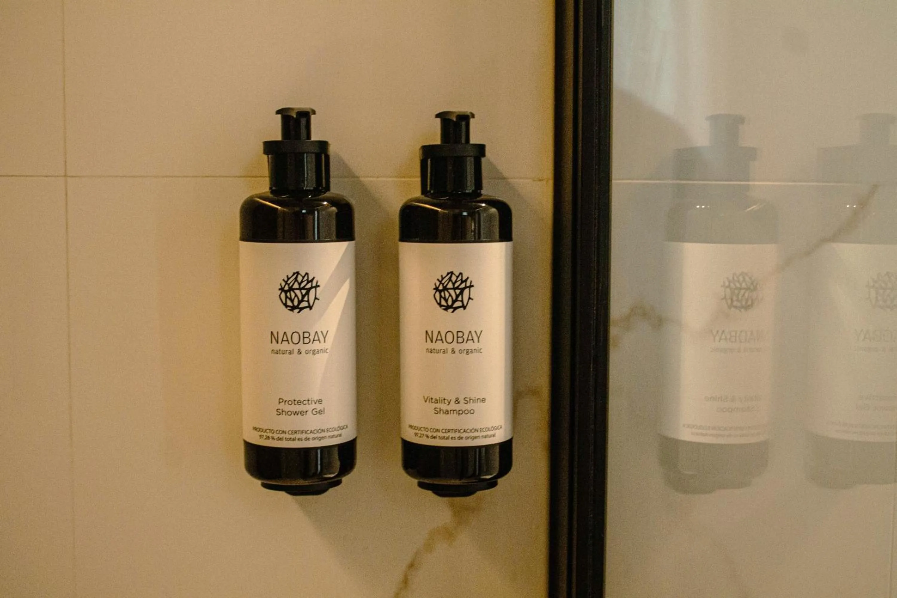 Shower in GOIEN BOUTIQUE HOTEL