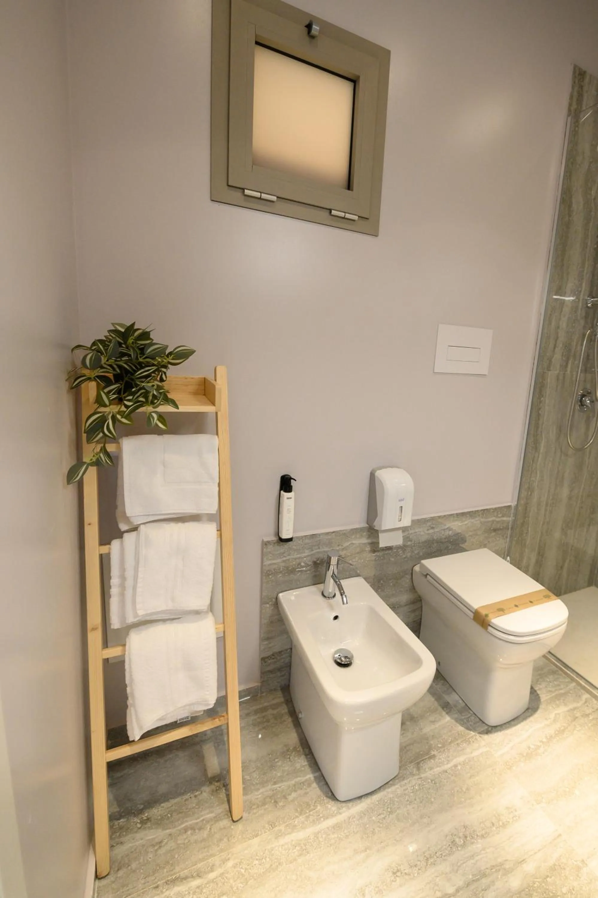 Decorative detail in Baitan Hotel