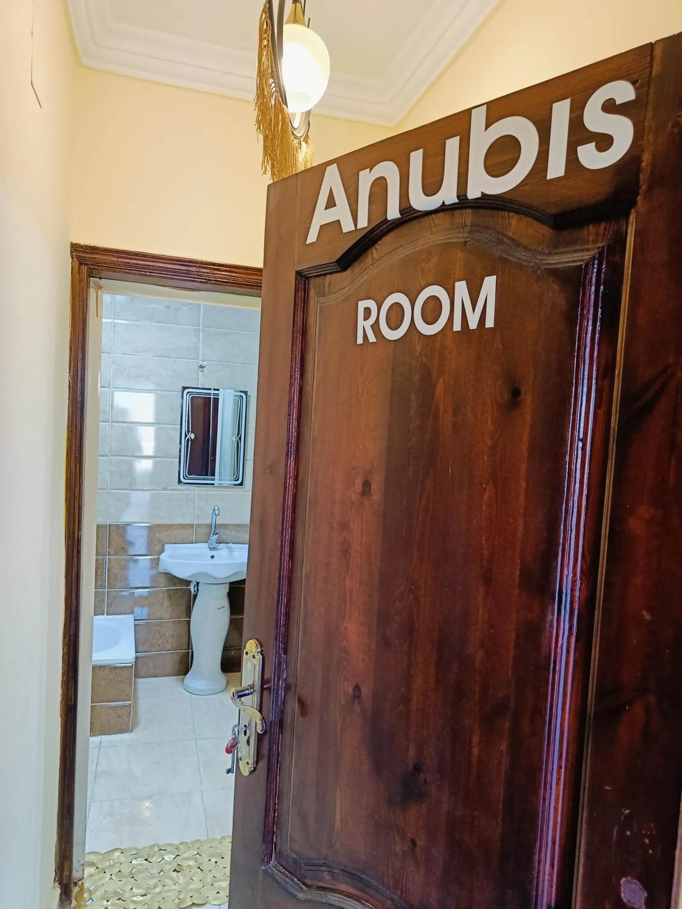 Bathroom in Sneferu Pyramids inn - Full Pyramids View