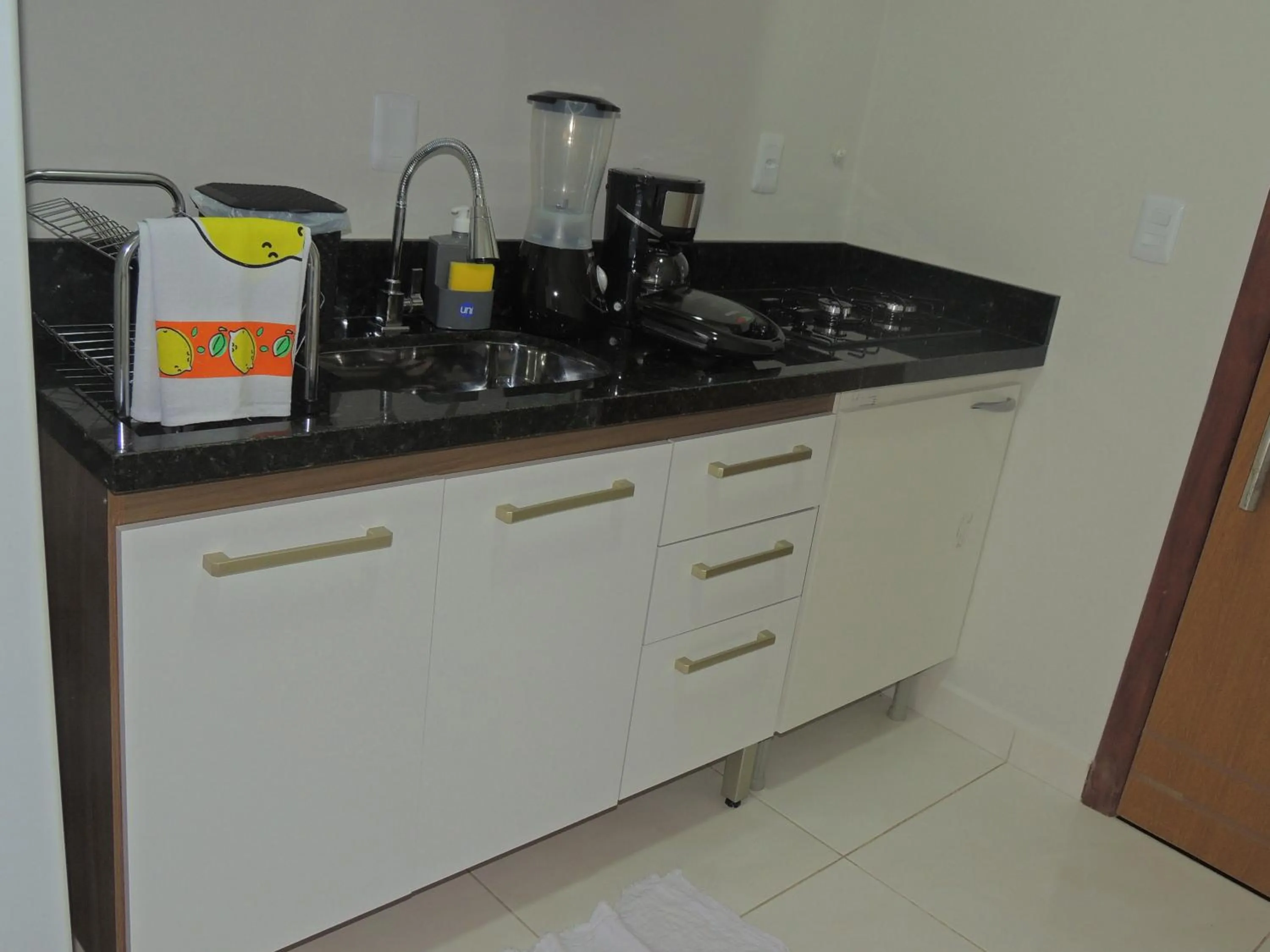 Coffee/tea facilities in Porto Residence