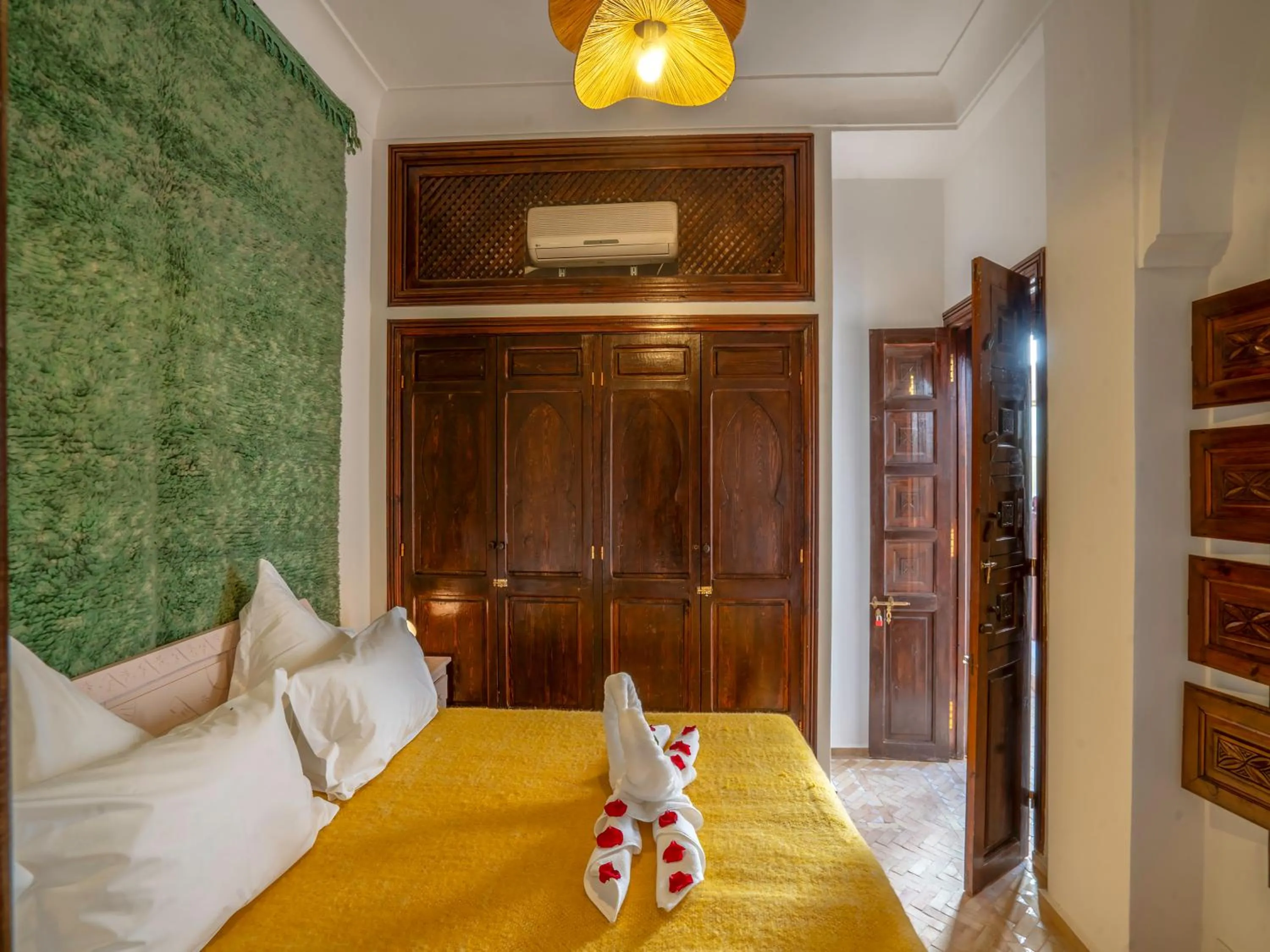Bed in Kilimini Riad & SPA