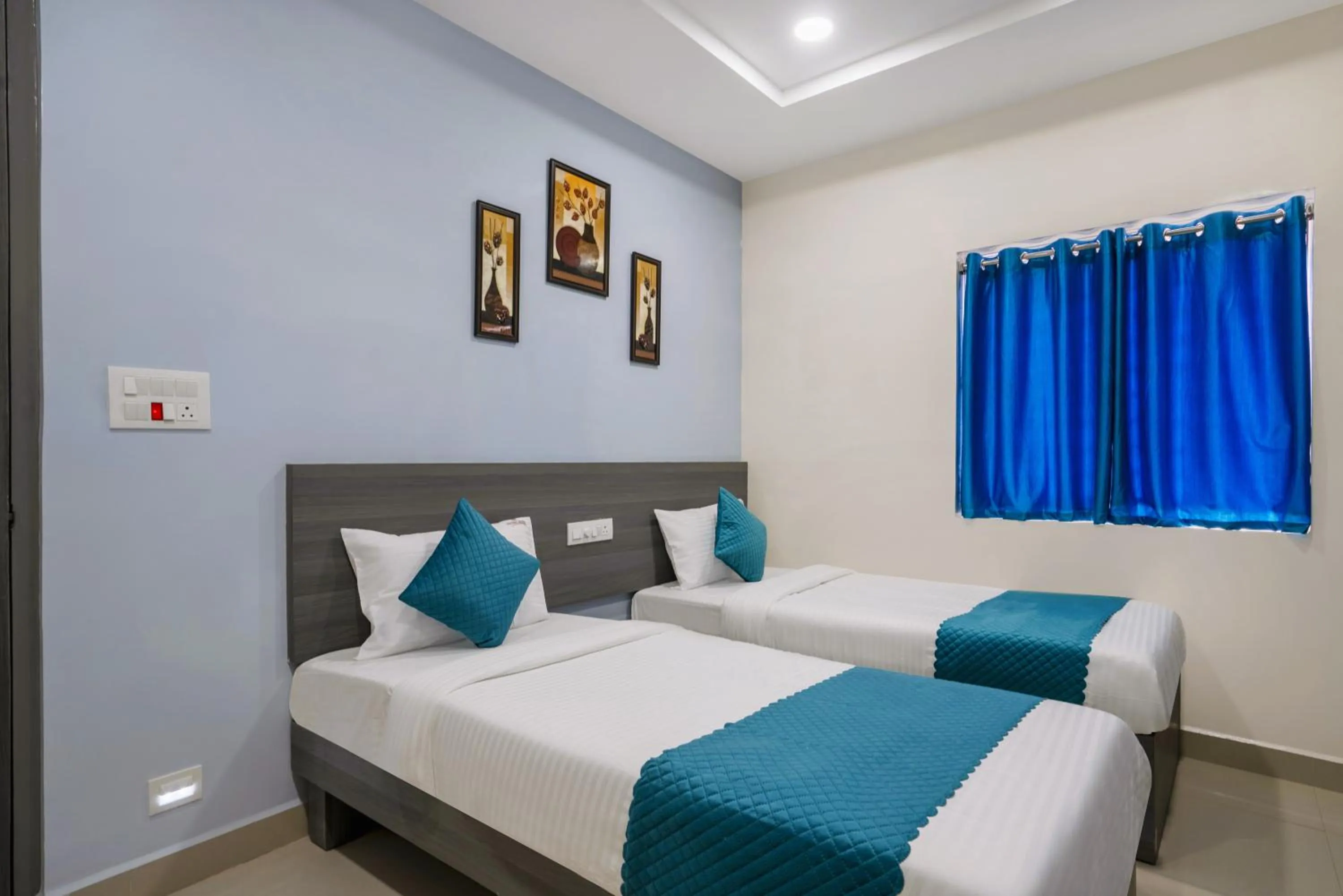 Bedroom, Bed in The Balcony Suites