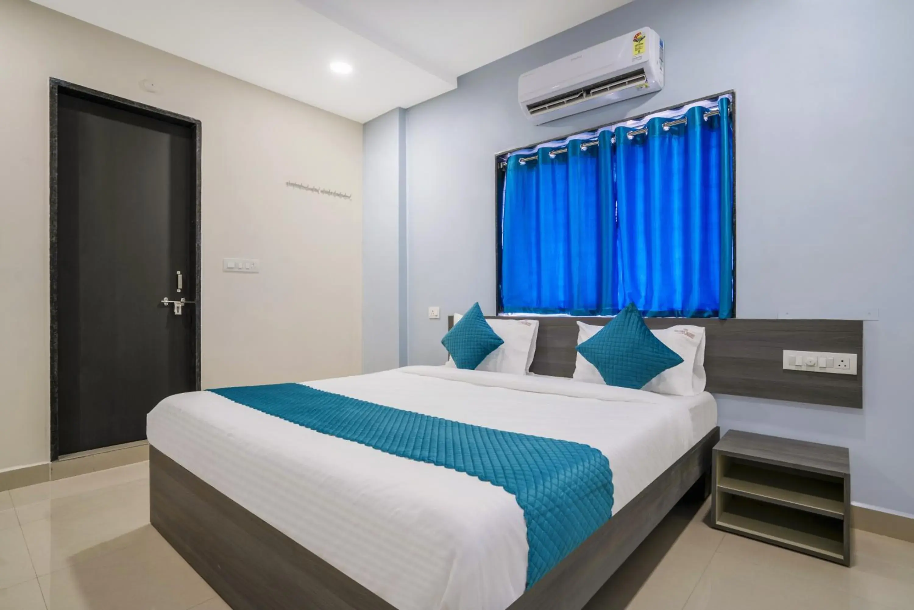 Deluxe Double Room - single occupancy in The Balcony Suites Deluxe Double Room - single occupancy in The Balcony Suites