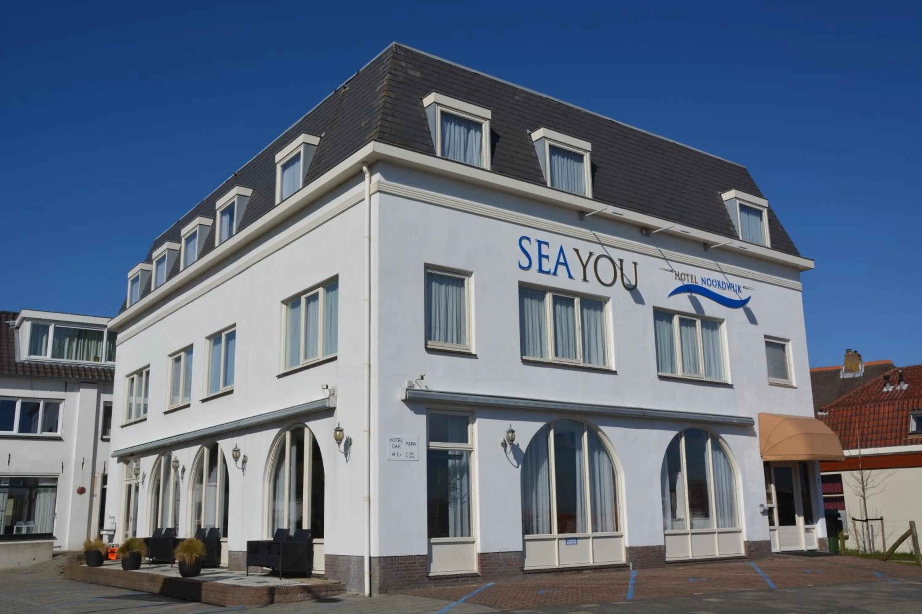 Facade/entrance in SEA YOU Hotel Noordwijk