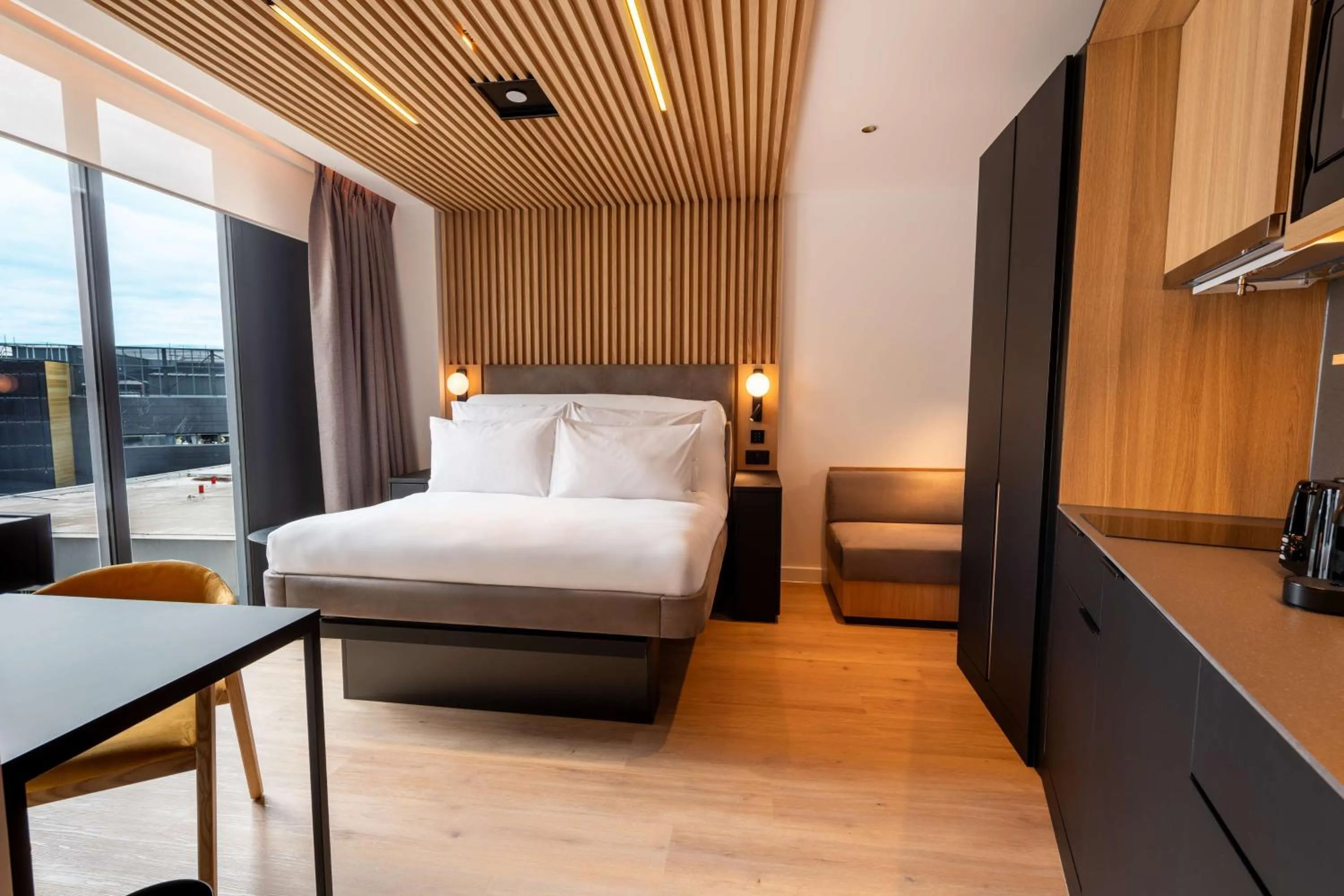 Bedroom, Bed in YOTELPAD London Stratford