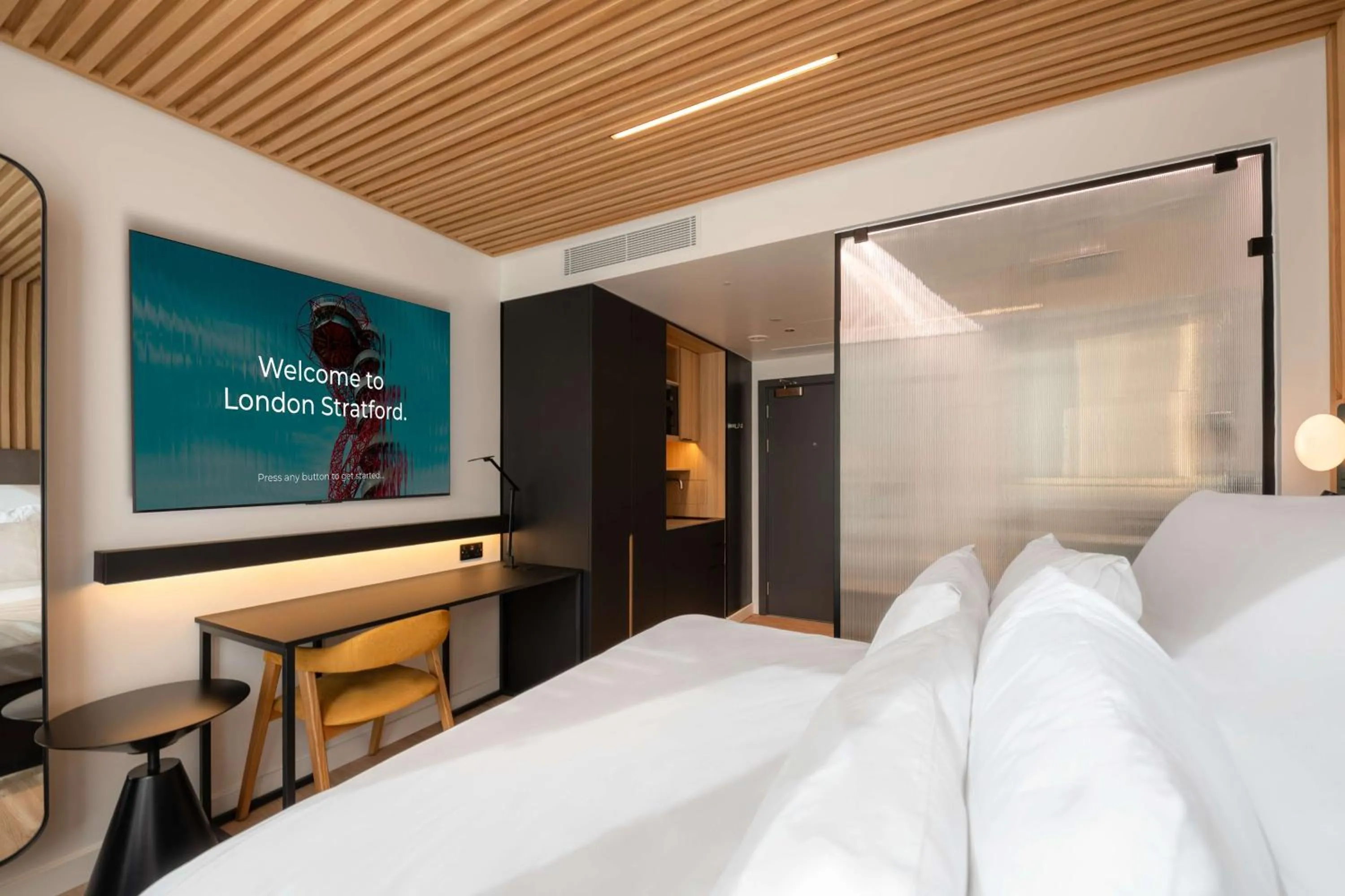 Bedroom, Bed in YOTELPAD London Stratford