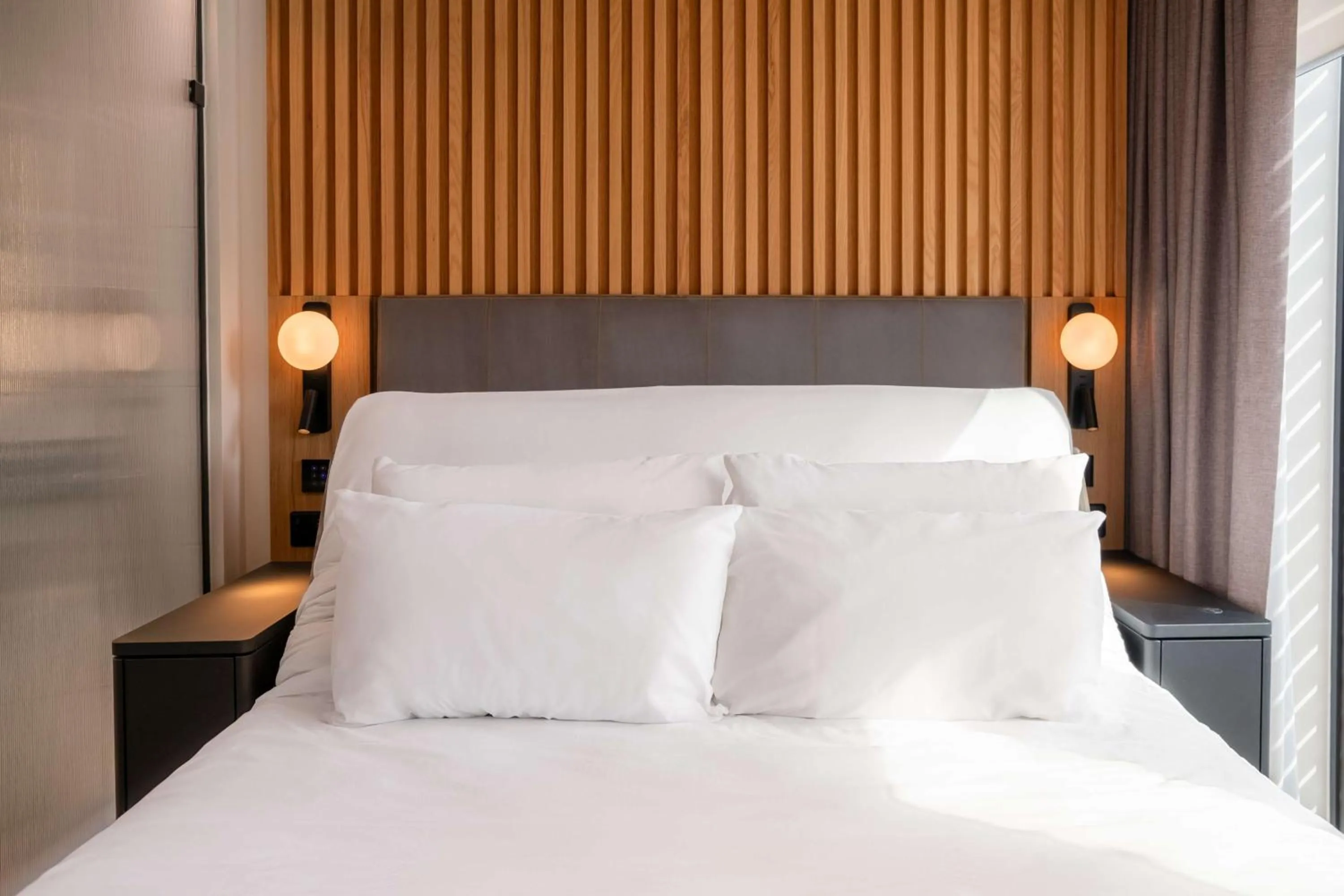 Bedroom, Bed in YOTELPAD London Stratford